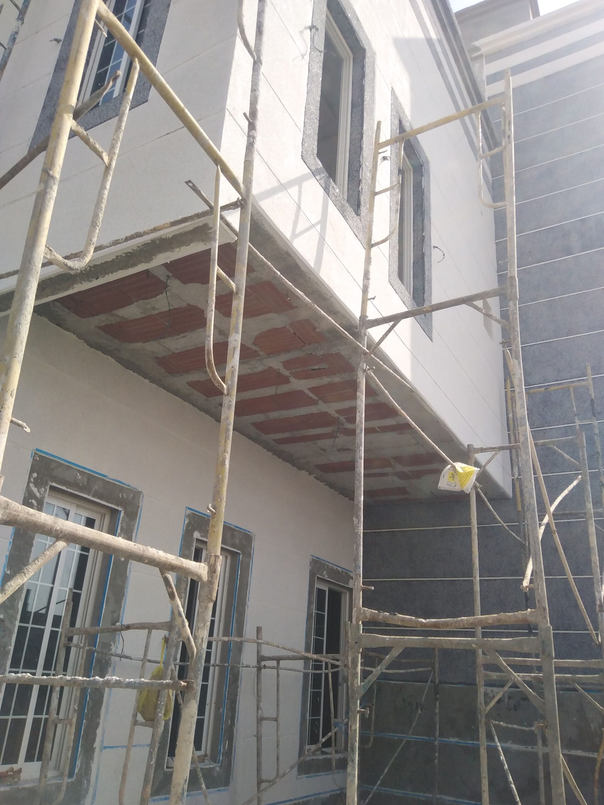 معلم لجميع انواع التشطيبات لاياسه وجرافيت وكسر رخا