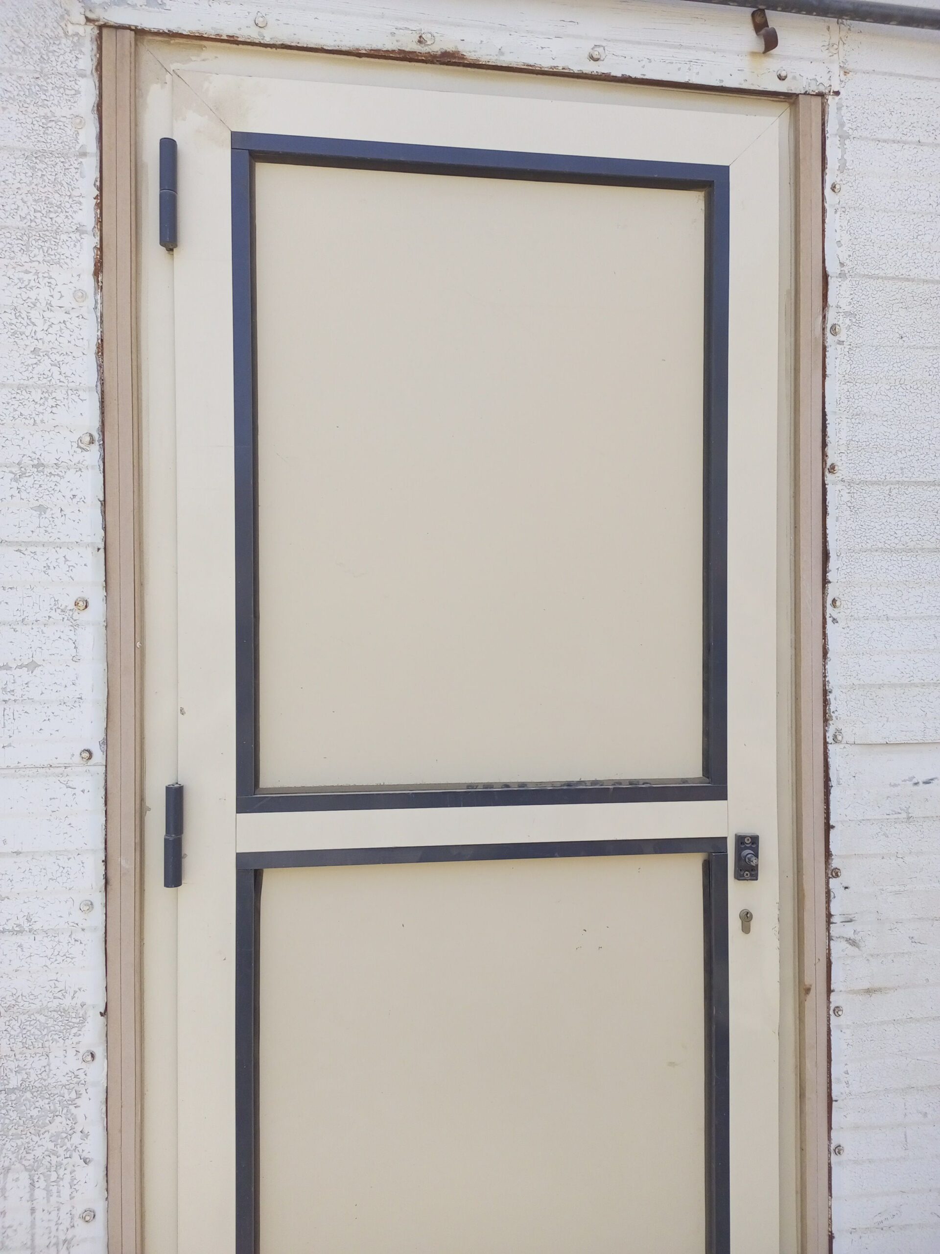 فني سوري تصليح شبابيك الشتر الامنيوم يدوي وكهرباء