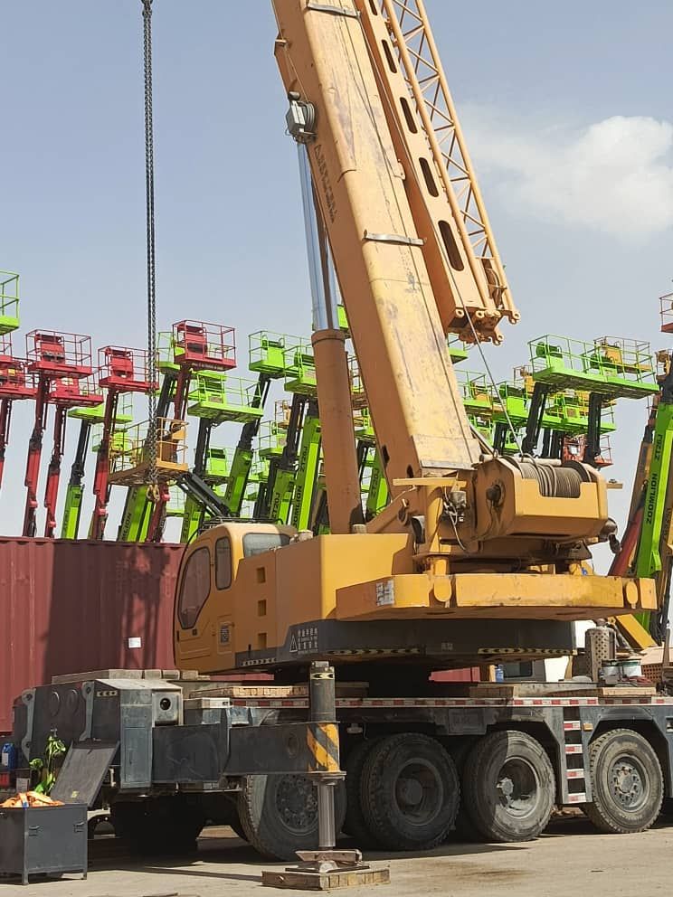 رافعات كهربائيه سيزر لفت مان لفت للايجار