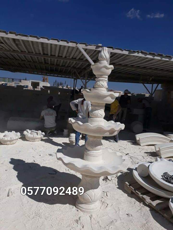 نافورة للبيع من حجر طبيعي منحوتة يدويا
