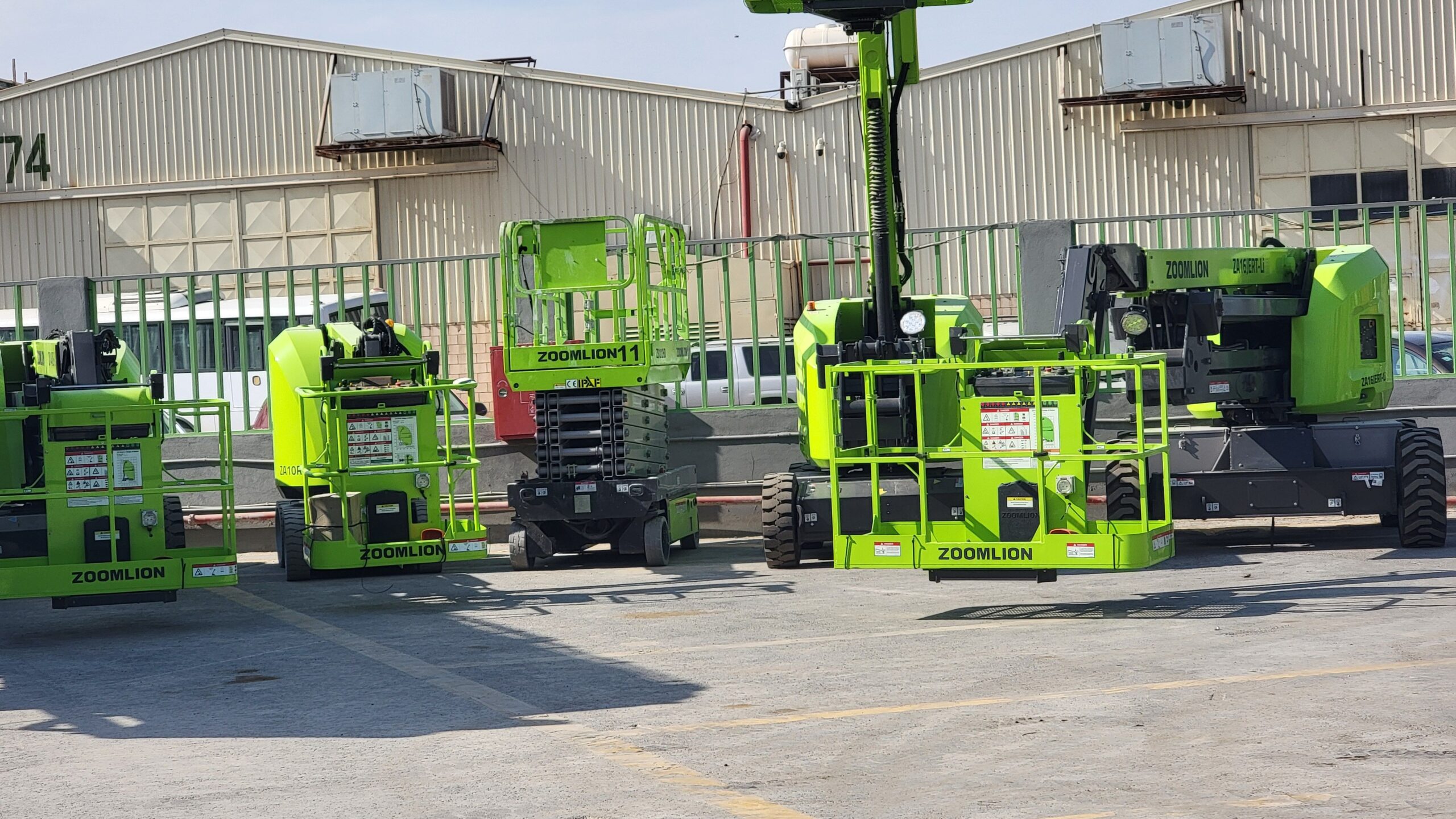 سيزرات لفت ومانلفت للايجار ورافعات شوكية 056506143