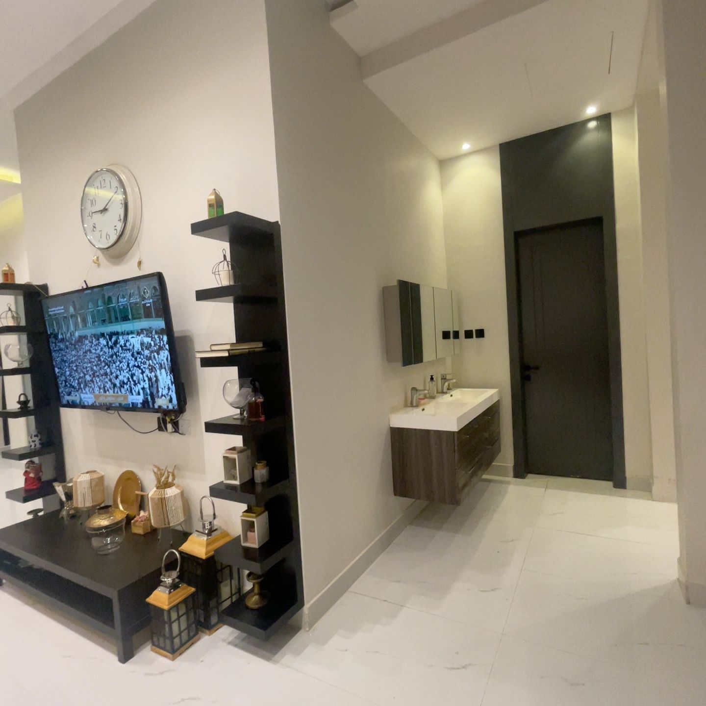 للبيــــــــع فيلا مساحة ٣٧٠ درج داخلي مع شقه حي ا