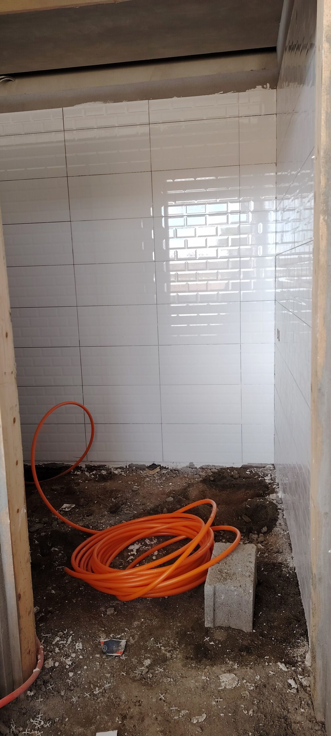 مبلط سيراميك ورخام