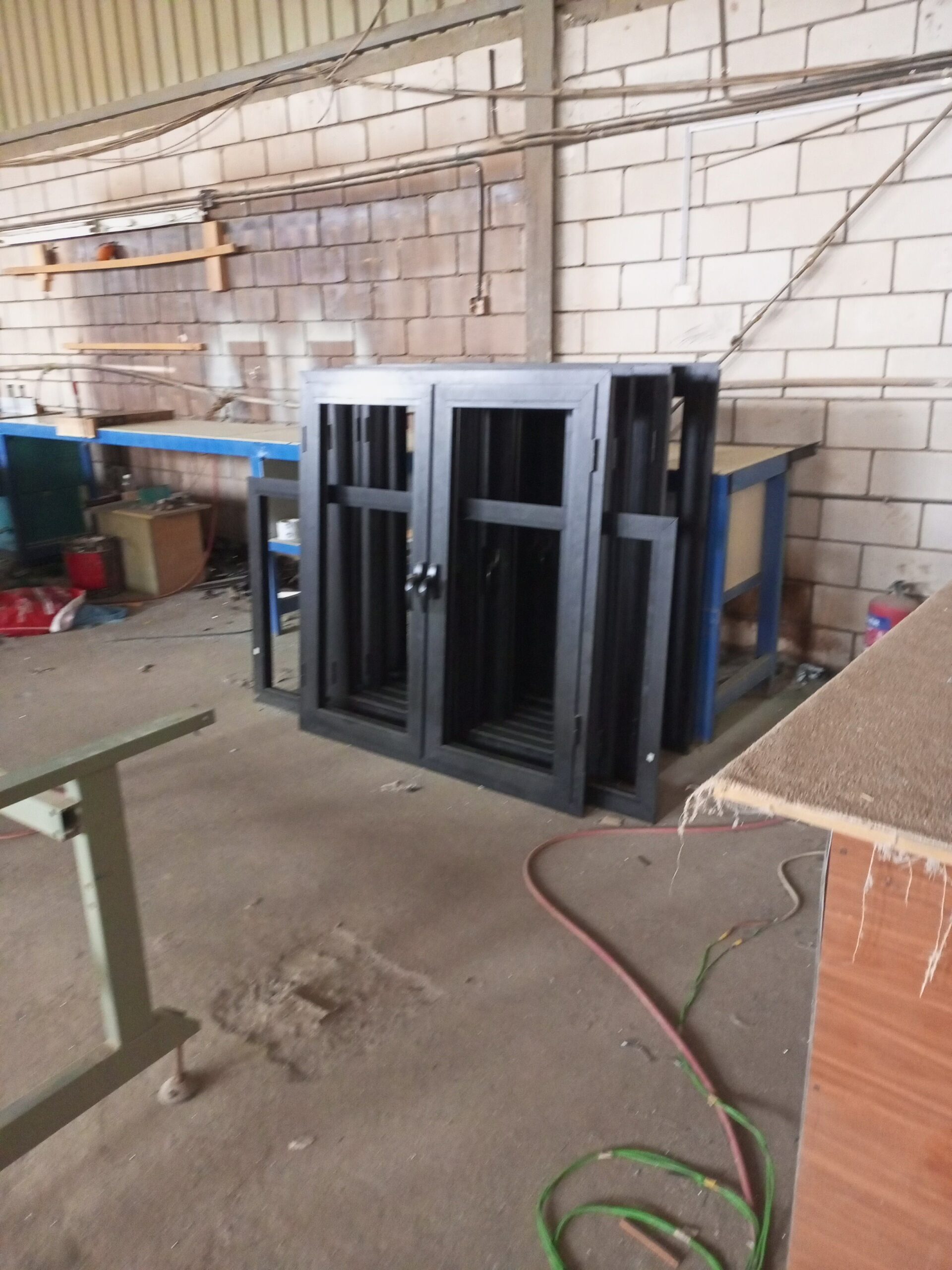 تصنيع توريد وتركيب شبابيك وأبواب الالمنيوم