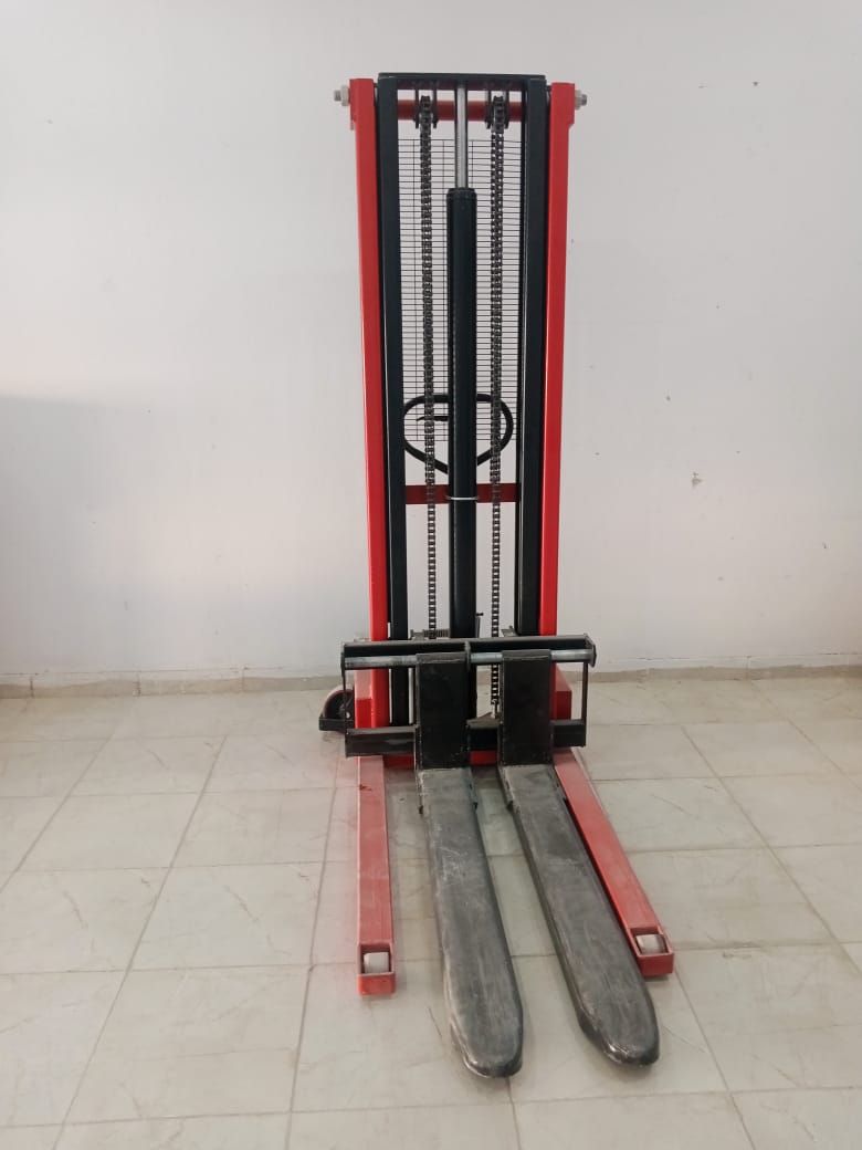 Scissors lift and Forklift سيزر لفت ومان لفت جميع