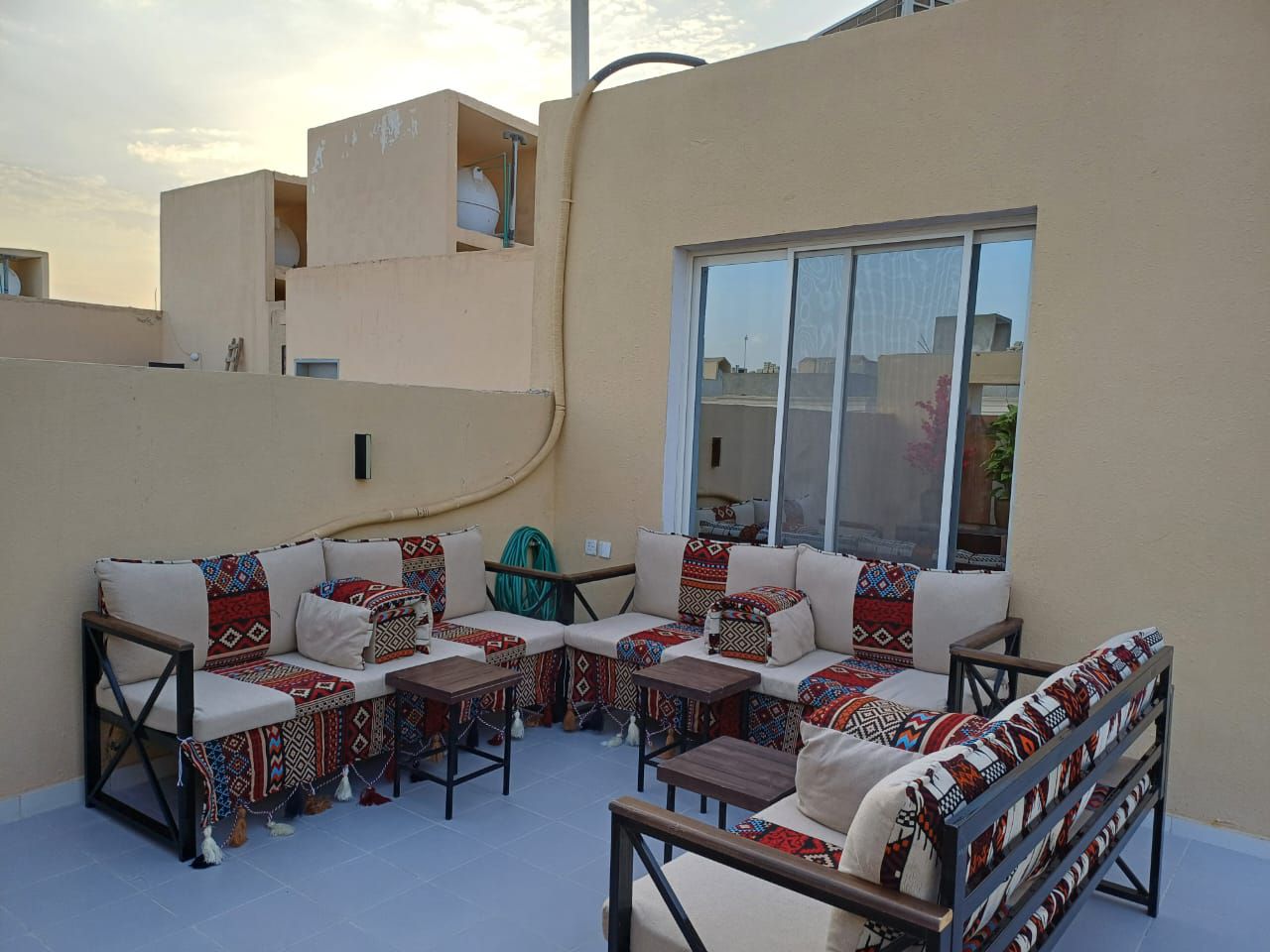 تاجير جلسات خارجيه