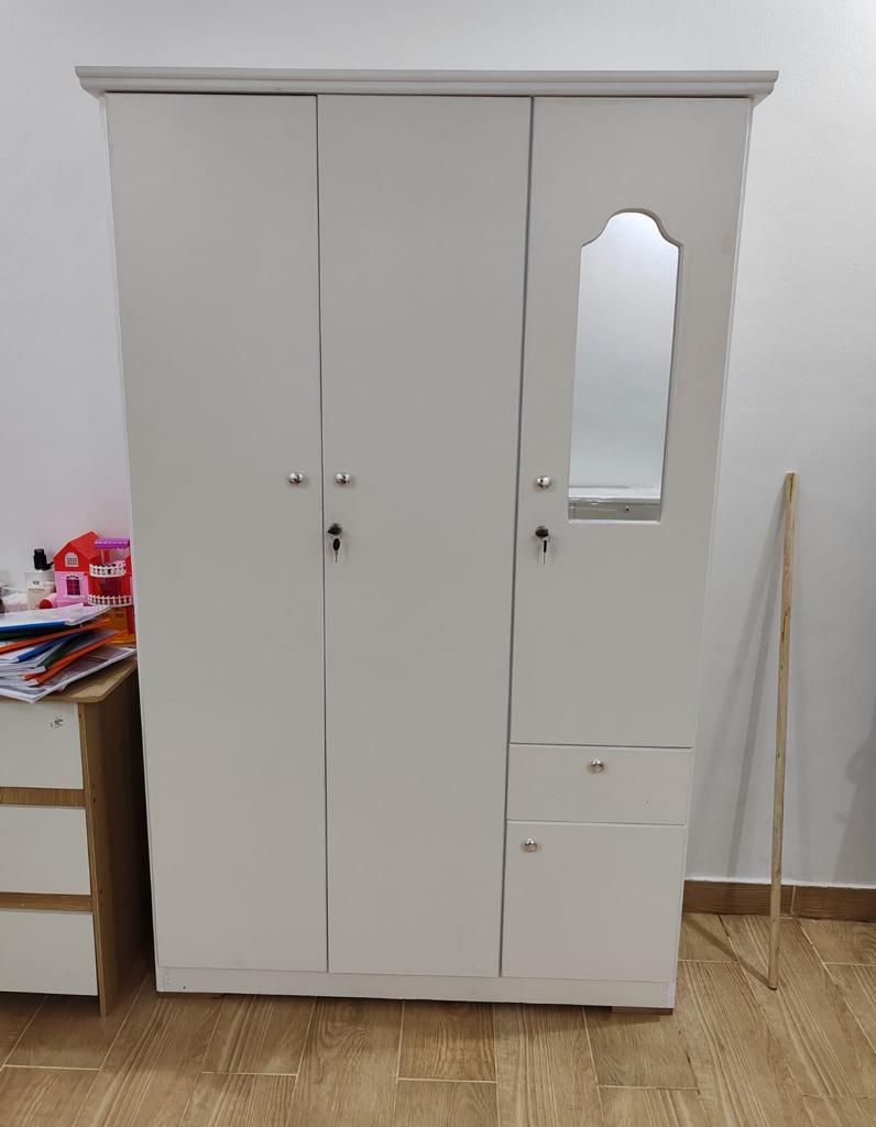 للبيع دولاب جديد خشب الرياض