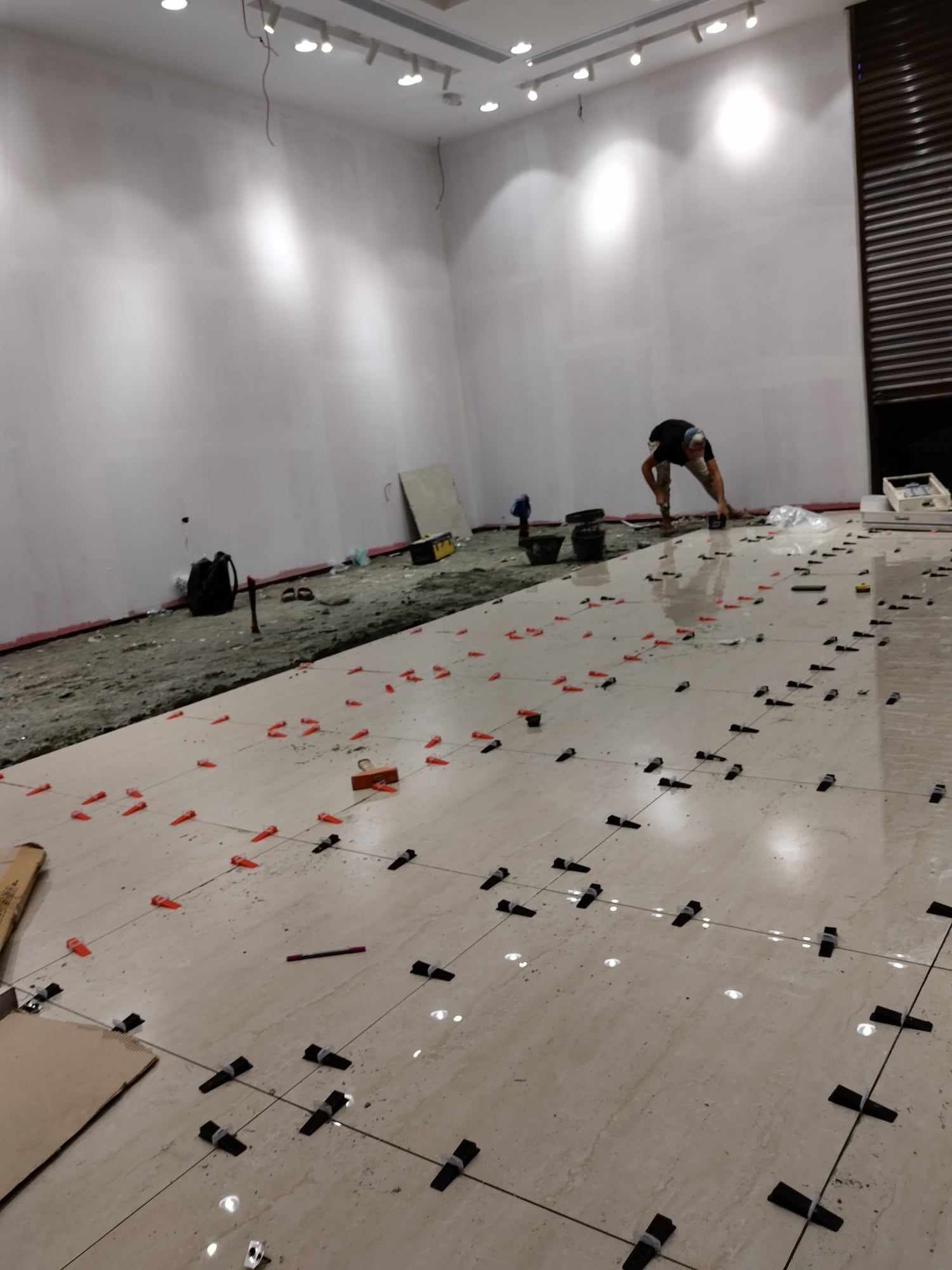 مبلط سيراميك