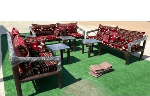 تاجير كراسي وطاولات وسماعات وزل ومكيفات وجلسات شعب