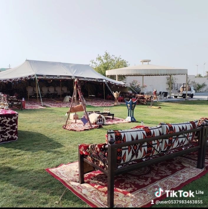 تاجير كراسي وطاولات وسماعات وزل ومكيفات وجلسات شعب