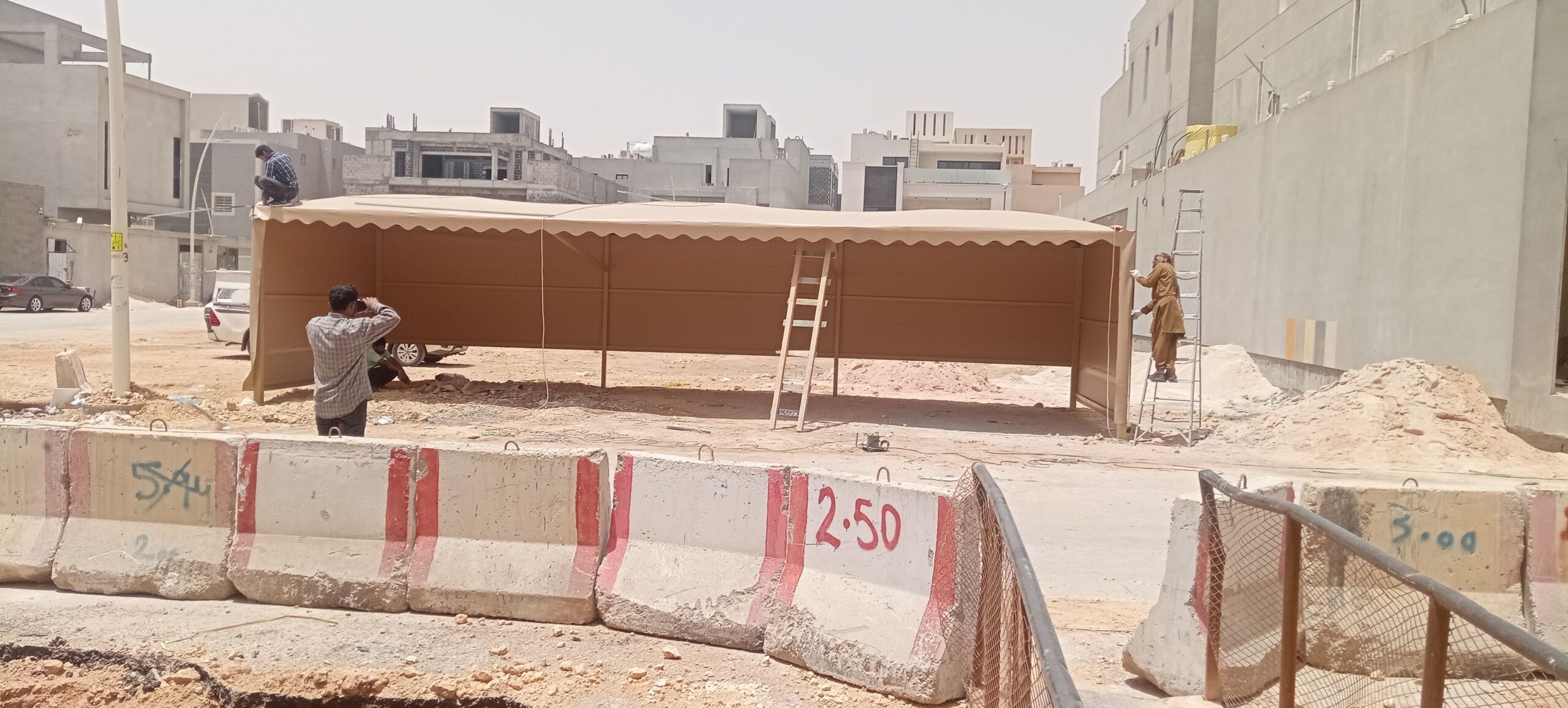 مضلات وسواتر وجلسات وهناجر مستودعات ساندويش بانل و