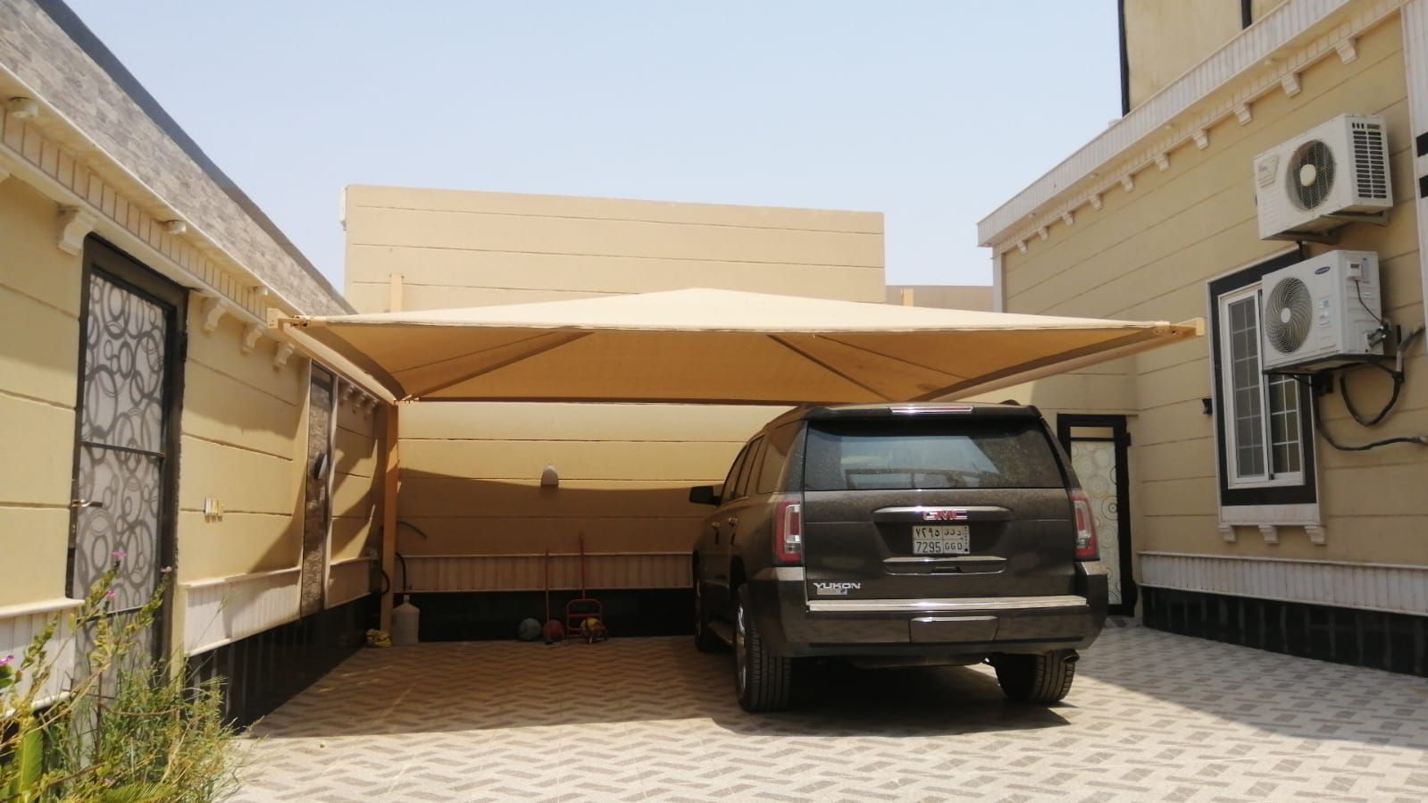 مظلات سواتر وبيوت شعر