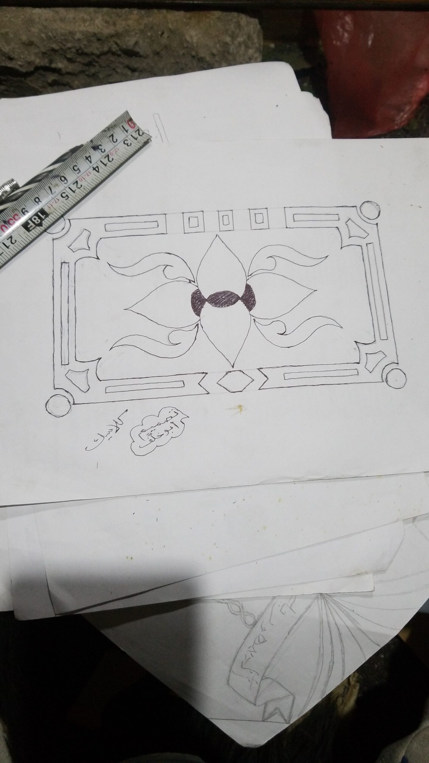 معلم في مجال الديكوارات (جبس+جبس بورد+بديل الجبس)ج