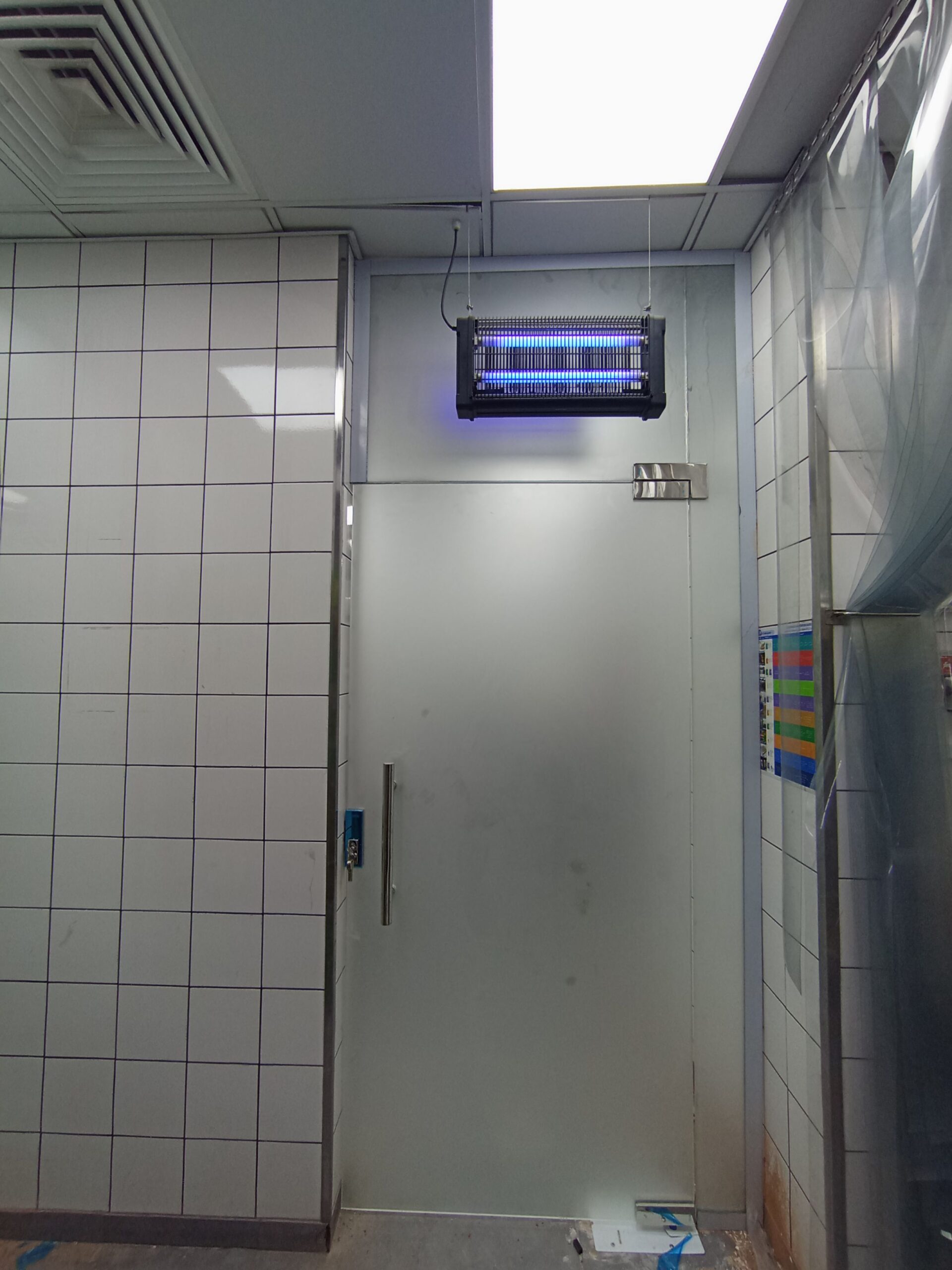 زجاج سكريت تركيب ابواب وصيانه فورية 0535308137