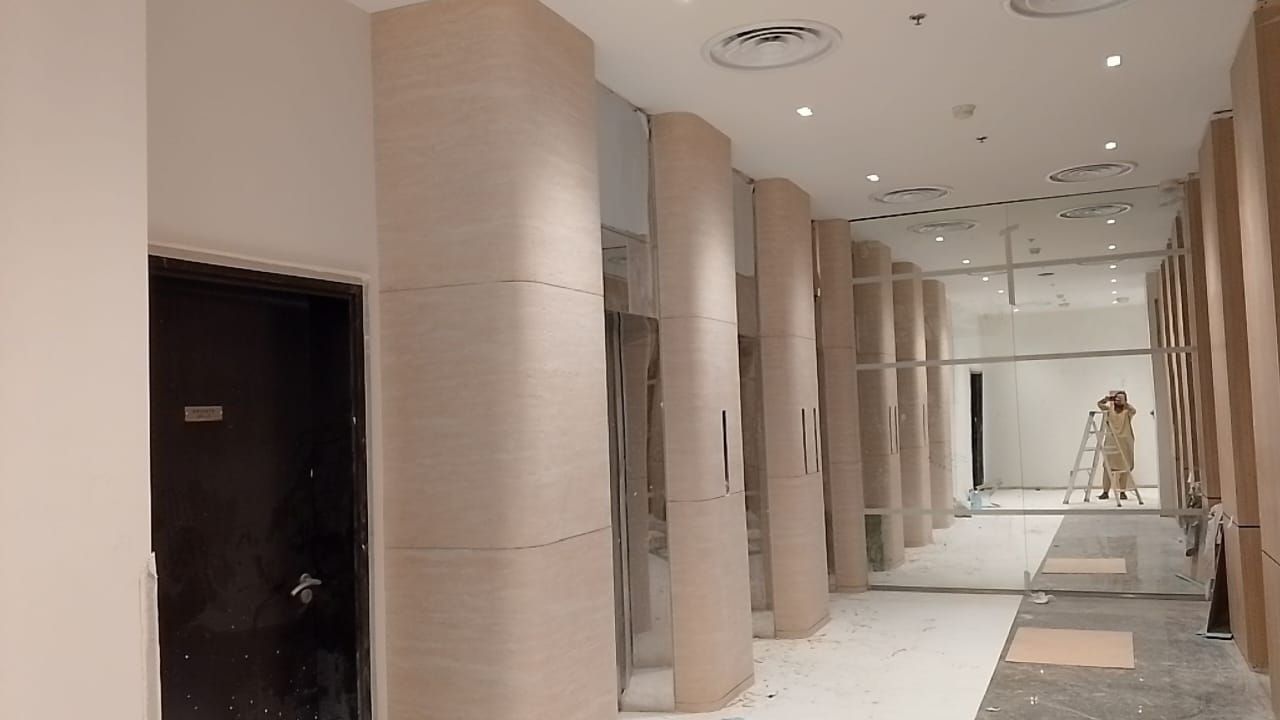 معلم تركيب صفائح حجري صفائح طيني داخلي او خارجي في