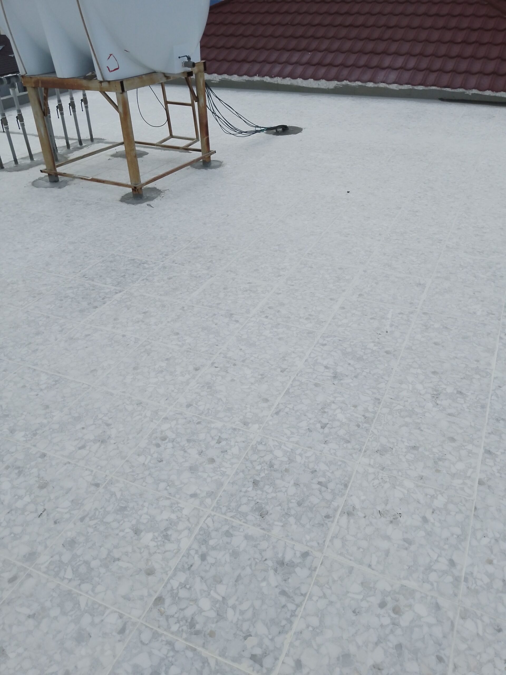 معلم بلاط وجميع انواع السيراميك والبورسلين والبرقي