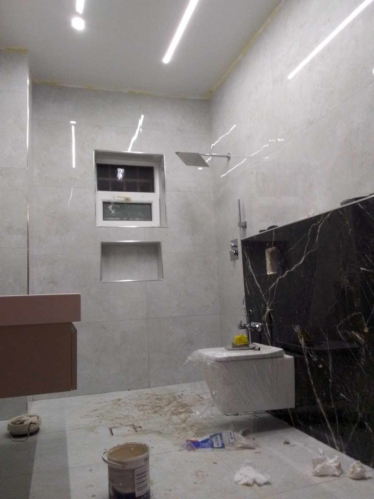 معلم بلاط وجميع انواع السيراميك والبورسلين والبرقي