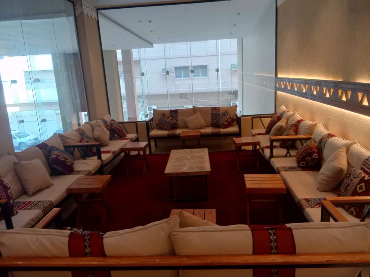 تاجير كراسي وطاولات وسماعات وزل ومكيفات وجلسات شعب