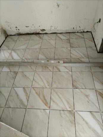 مبلط سيراميك