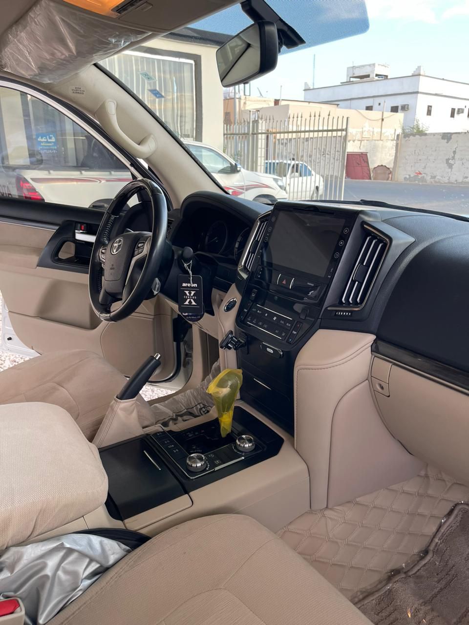 توياتا لاندكروز على شرط الفحص مجدده مفحوصه جاهز نق