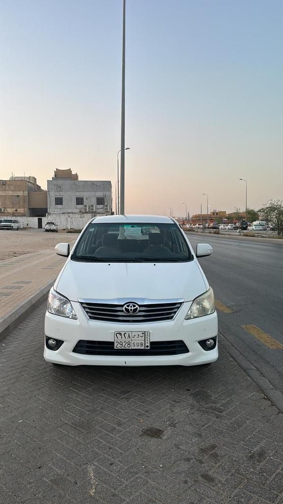 تويوتا انوفا موديل 2013