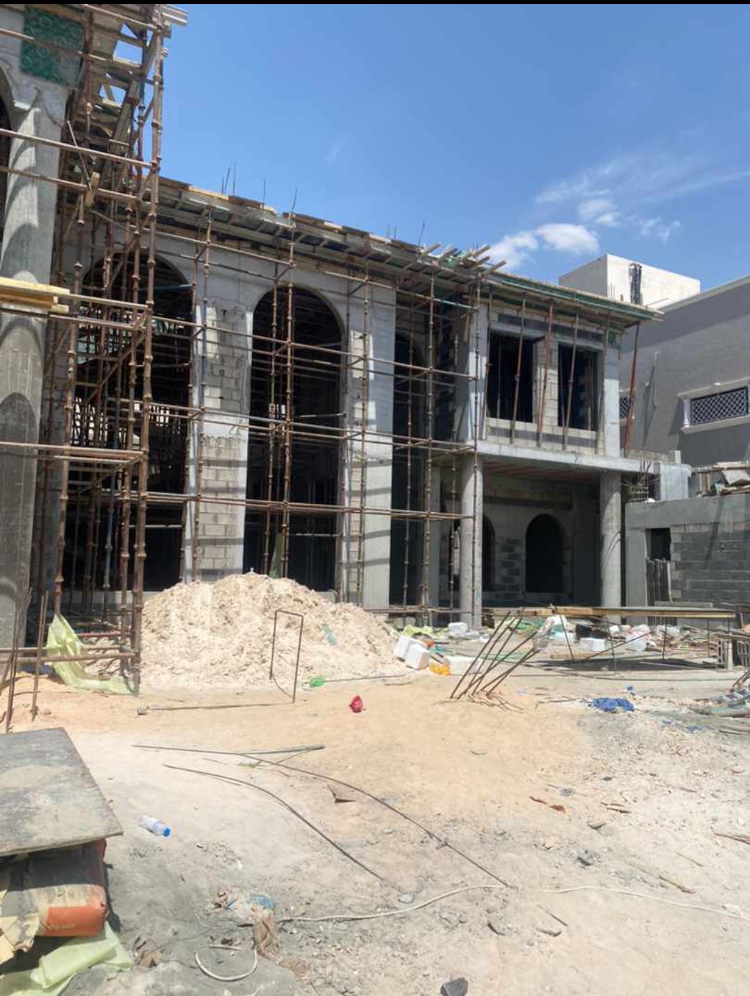 مقاولات عامه فلل ملاحق ستراحات مسابح مشبات اسوار ت