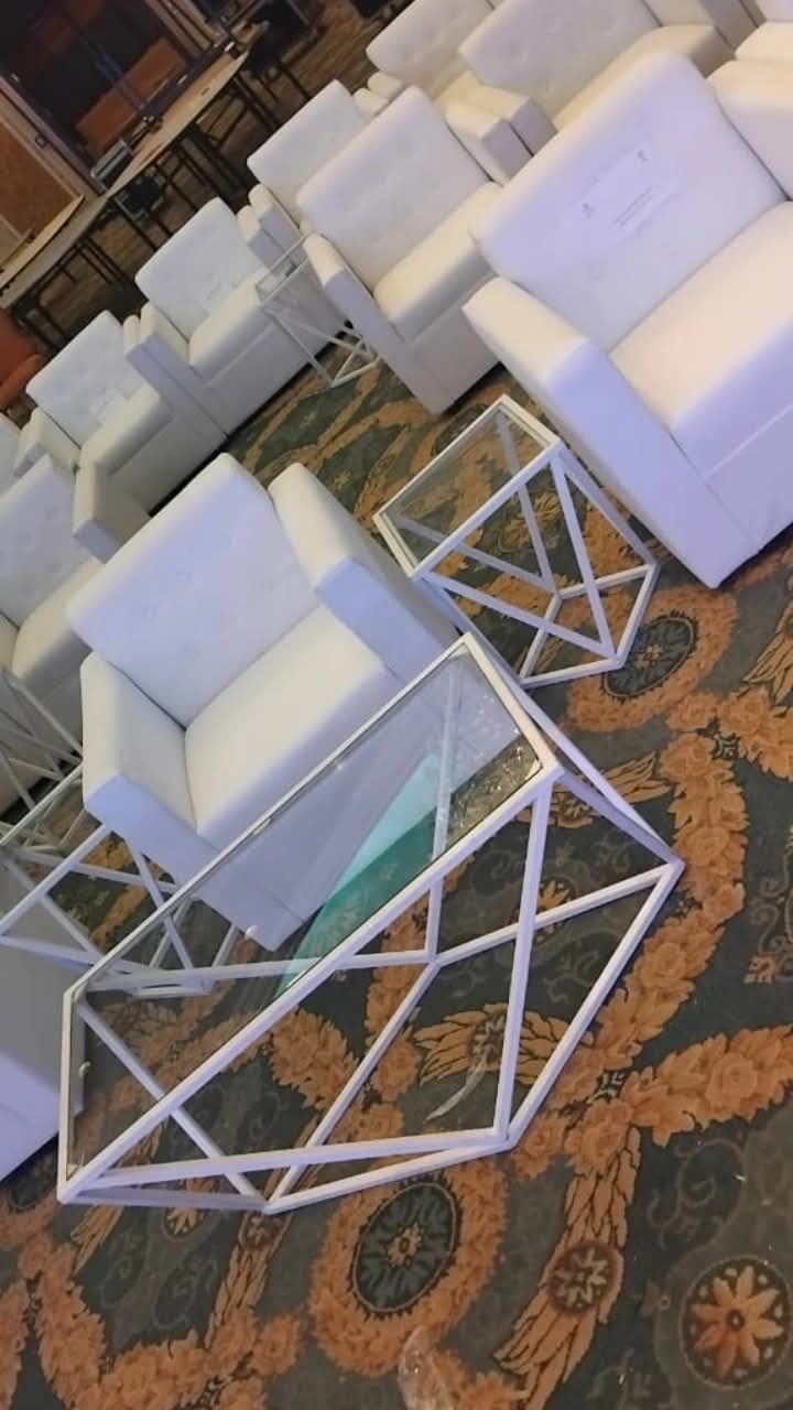 تاجير كراسي وطاولات وسماعات وزل ومكيفات وجلسات شعب