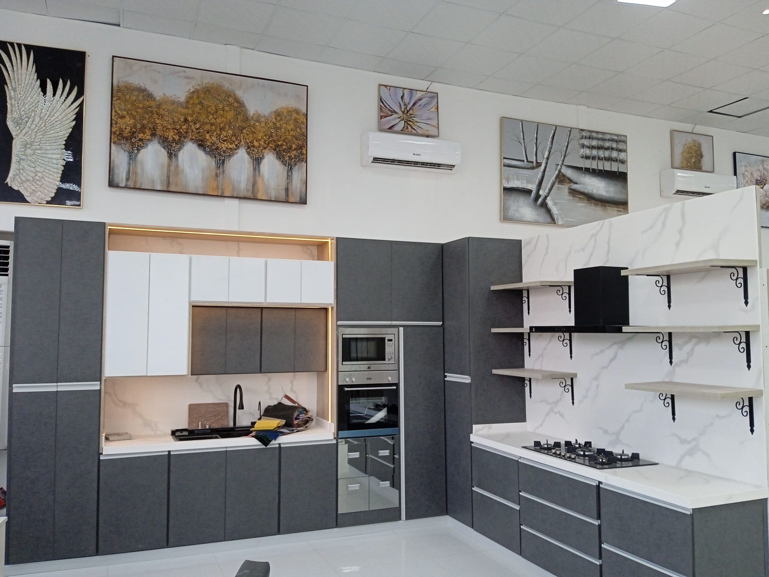 المستقبل لأعمال الالمنيوم والزجاج والنجاره