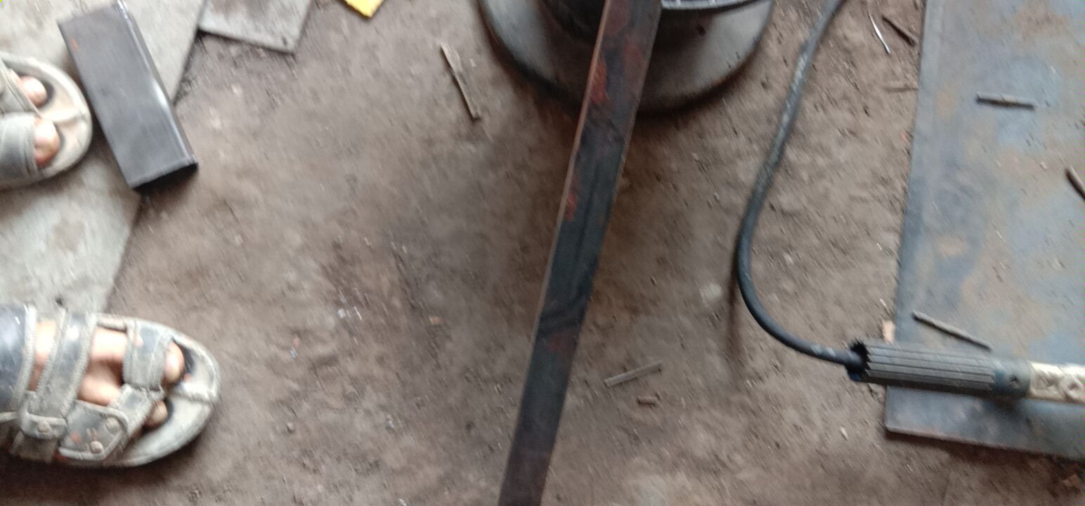 مضلات سيارات وجميع اعمال الحداده هناقر سواتر جلسات