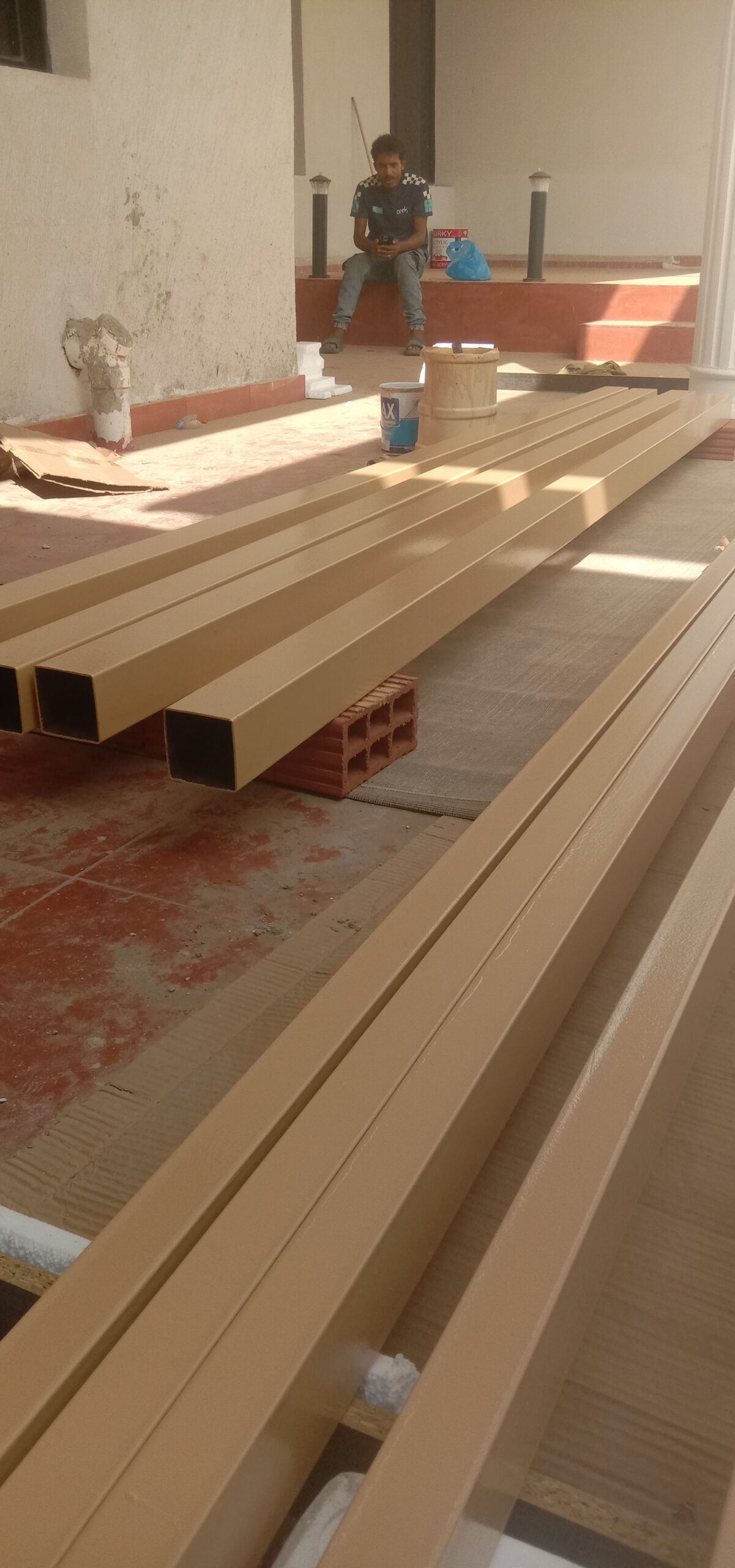 مضلات سيارات وجميع اعمال الحداده هناقر سواتر جلسات