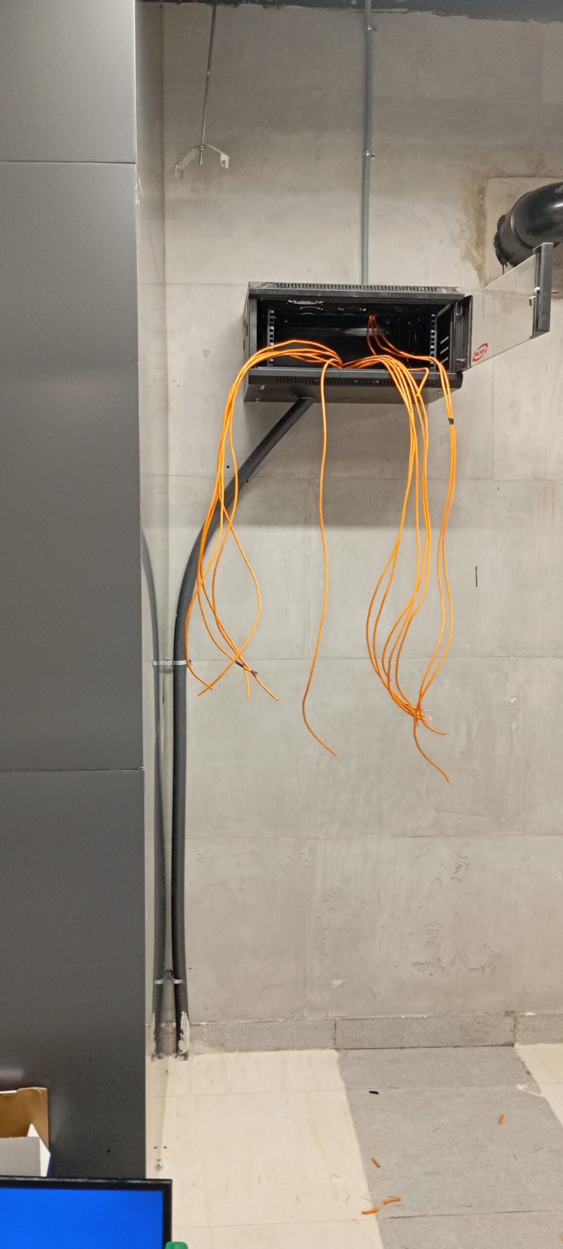 فنى كاميرات مراقبة والبصمة وانتركوم