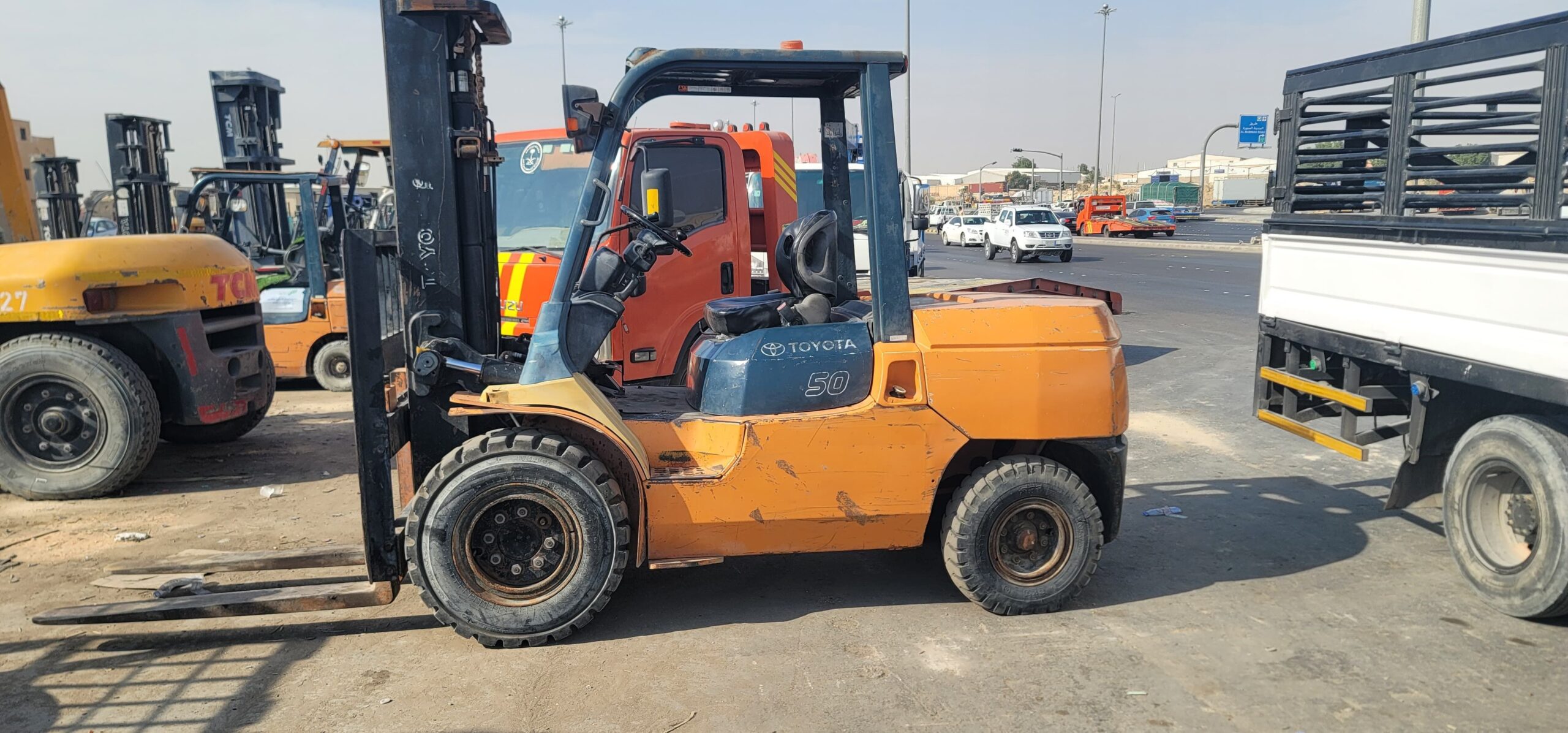 سيزر ليفت و مان ليفت و فوركليفت للايجار يومي وشهري