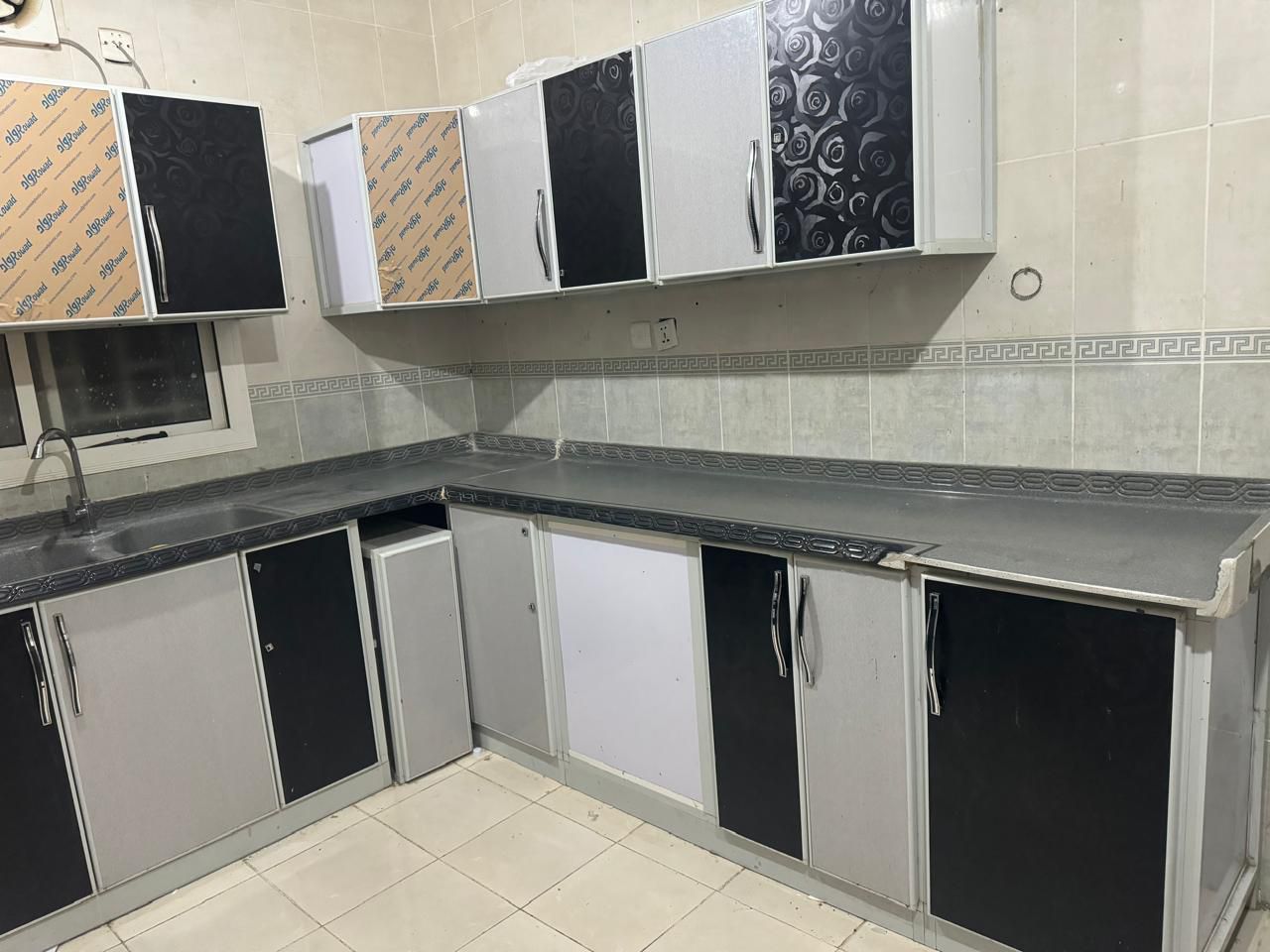 لشراء الاثاث المستعمل ولاجهزه الكهربائية مكيفات ثل