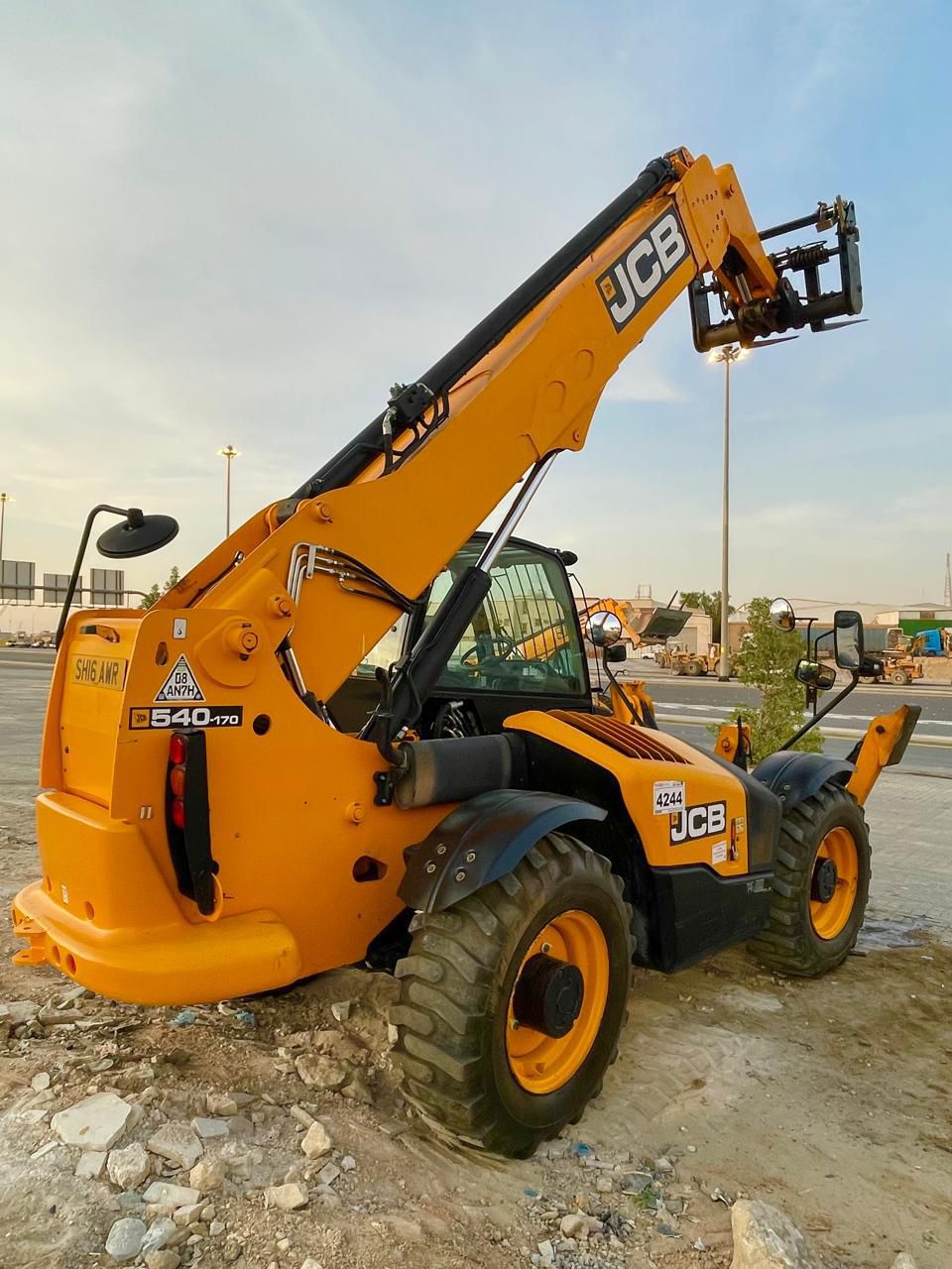 إيجار رفعت شوكيه وكرينات وسيز لفت