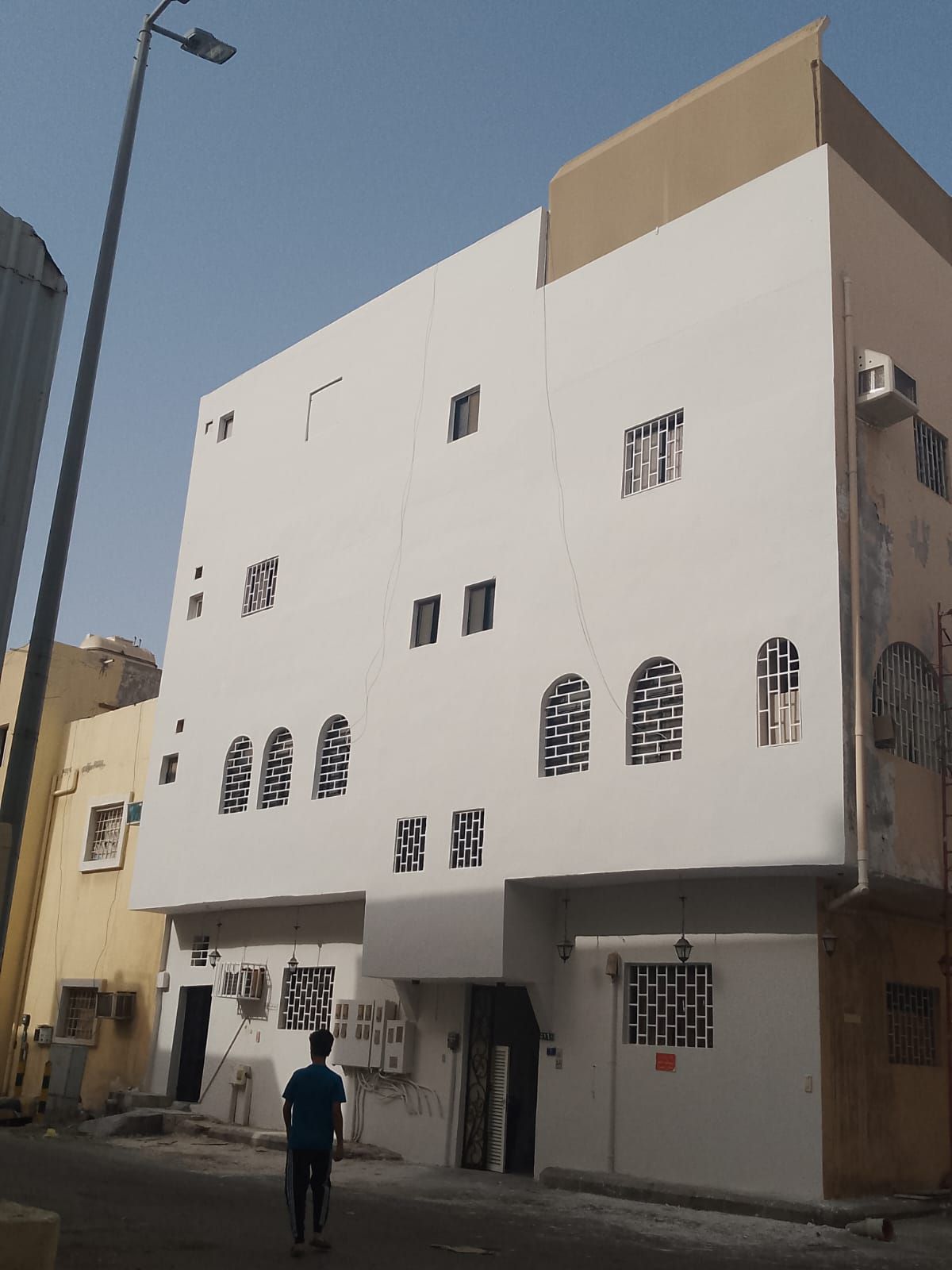 معلم دهانات وديكورات جده