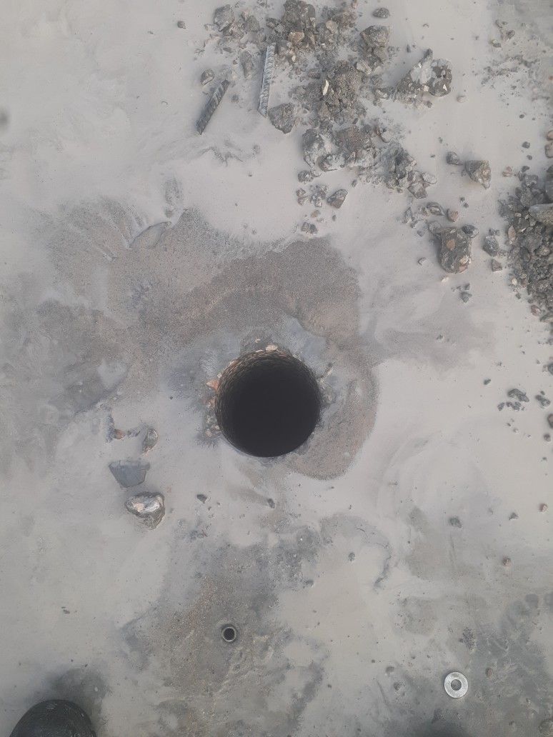 اعمال فتحات الكور والتهوية وقص الخرسانه