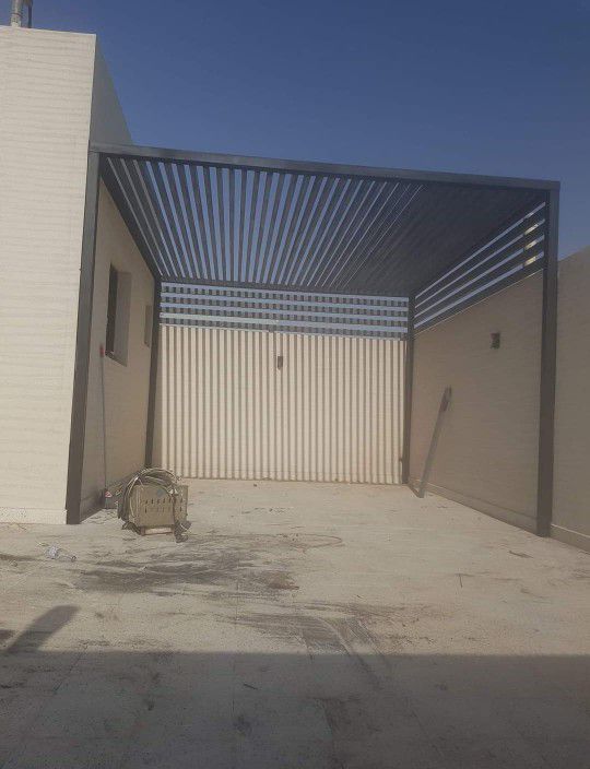 مضلات وسواتر وجلسات وهناجر مستودعات ساندويش بانل و