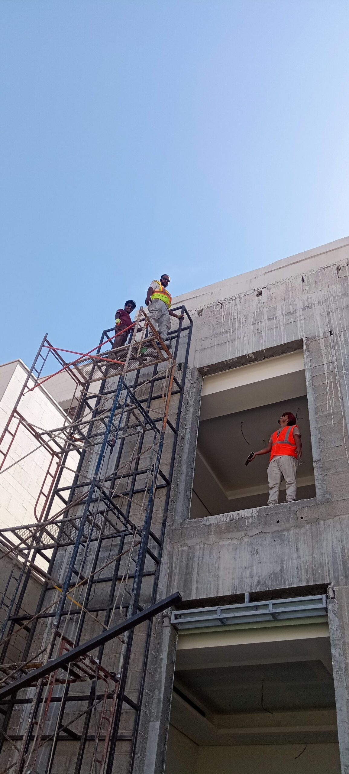 مضلات وسواتر وجلسات وهناجر مستودعات ساندويش بانل و