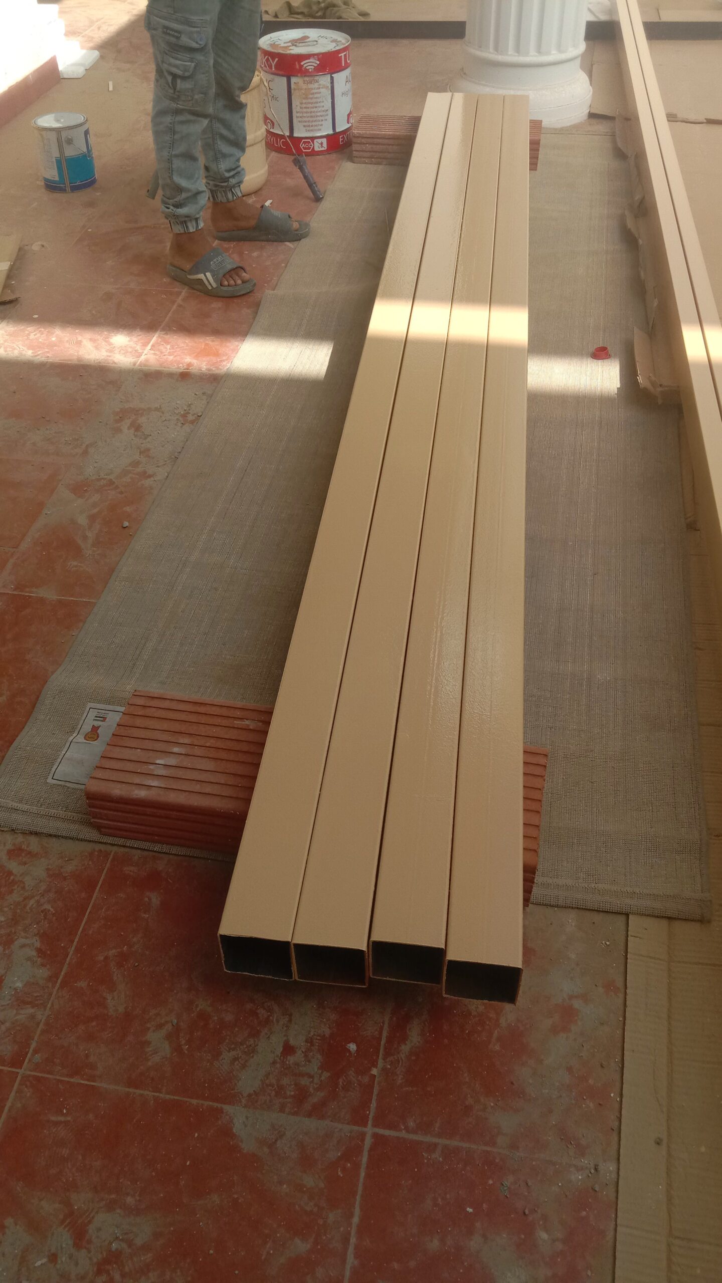 مضلات سيارات وجميع اعمال الحداده هناقر سواتر جلسات