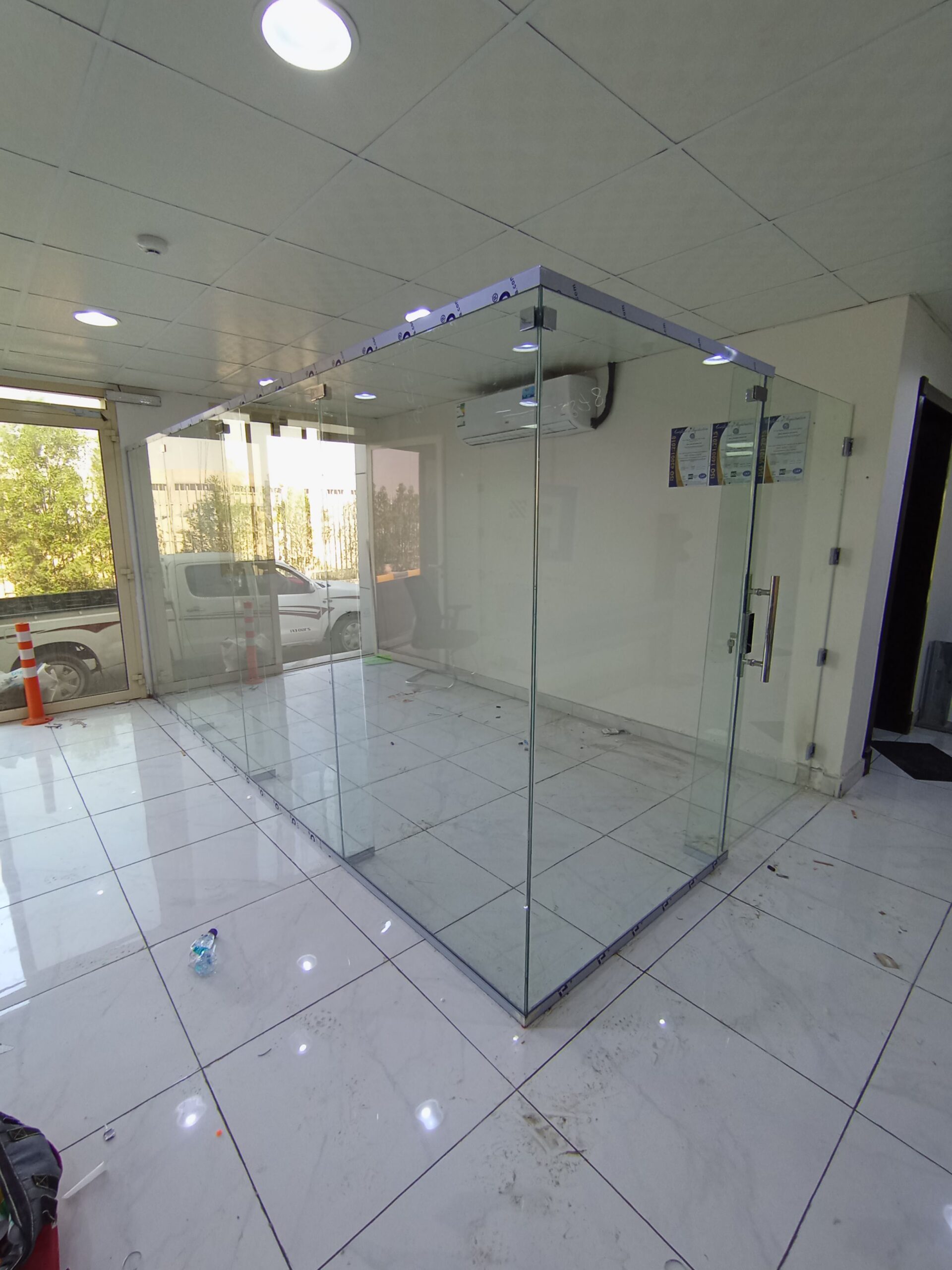 زجاج سكريت ١٠ ملي تركيب مكاتب 0535308137