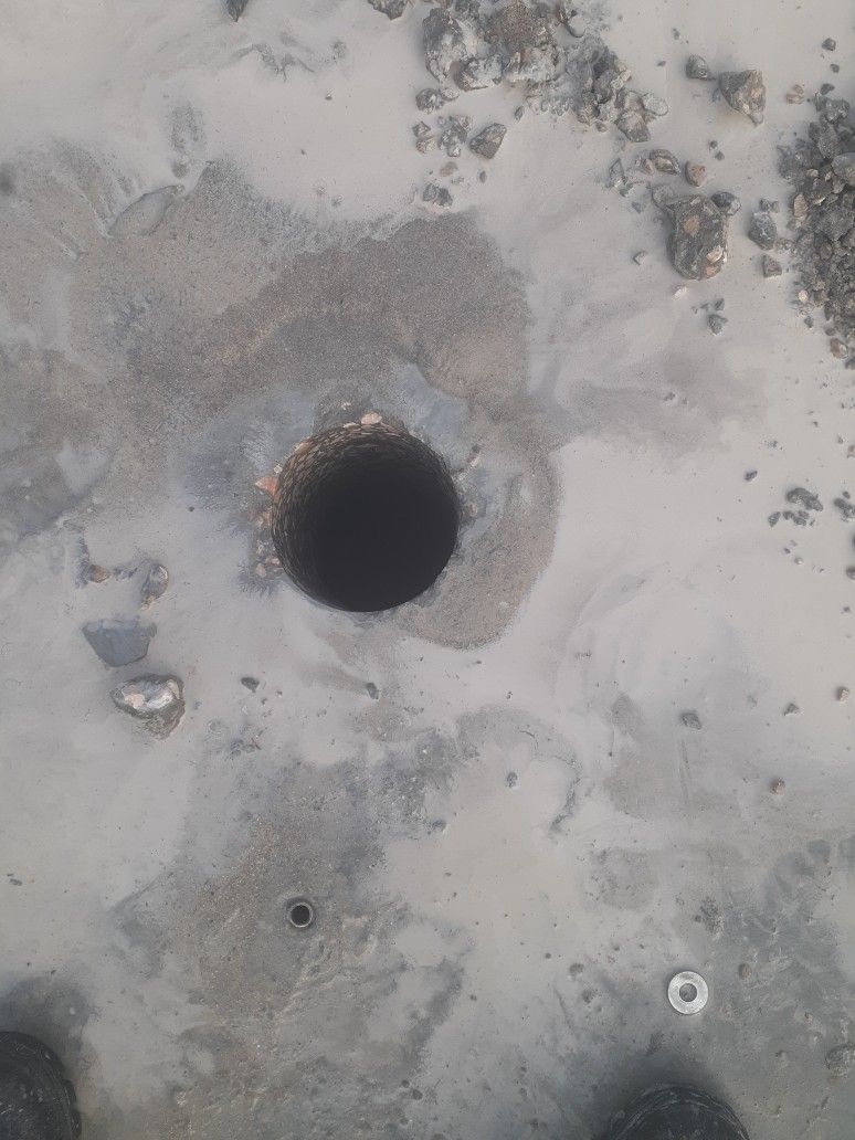 اعمال فتحات الكور والتهوية وقص الخرسانه