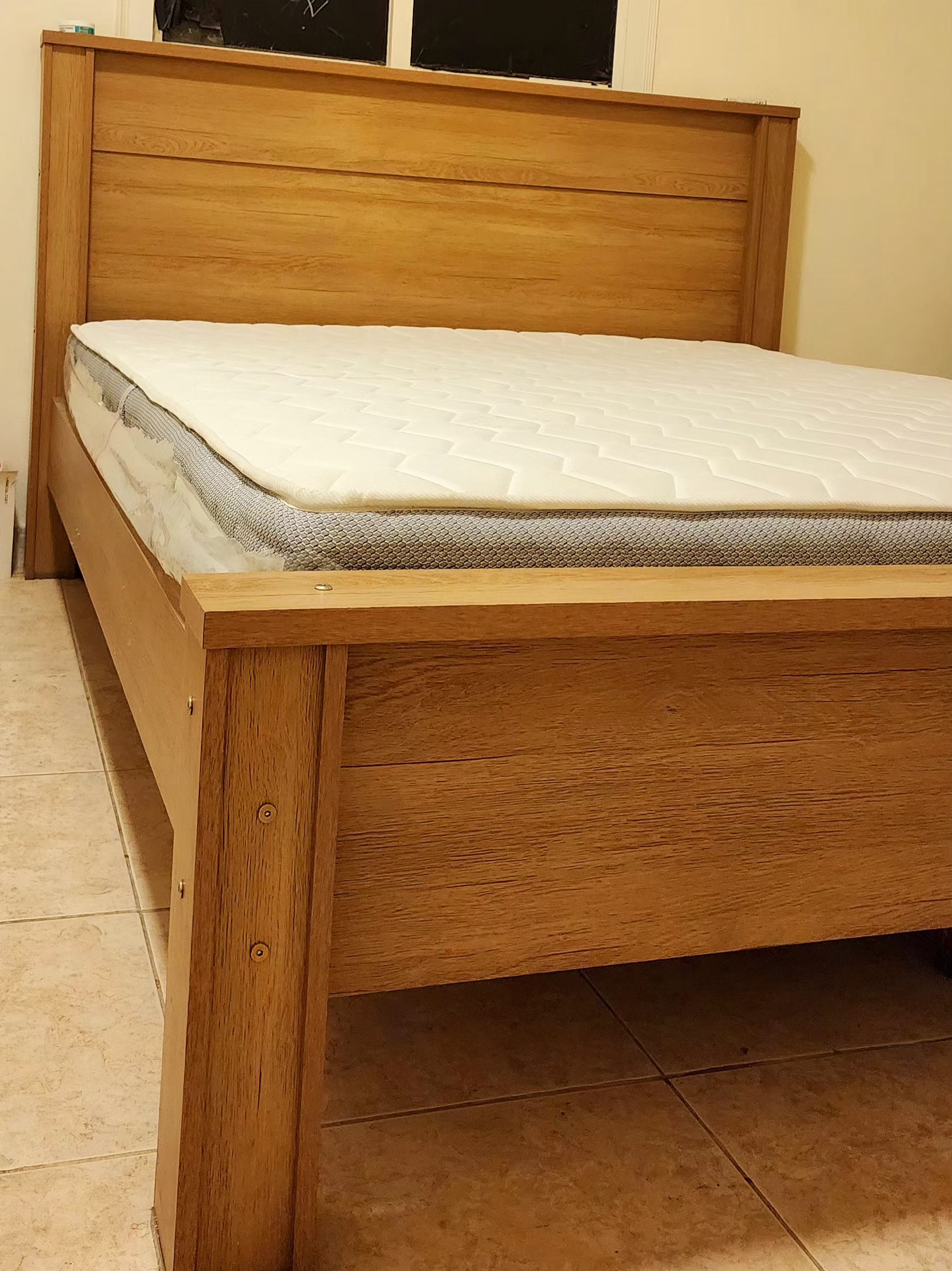 سرير + مرتبة