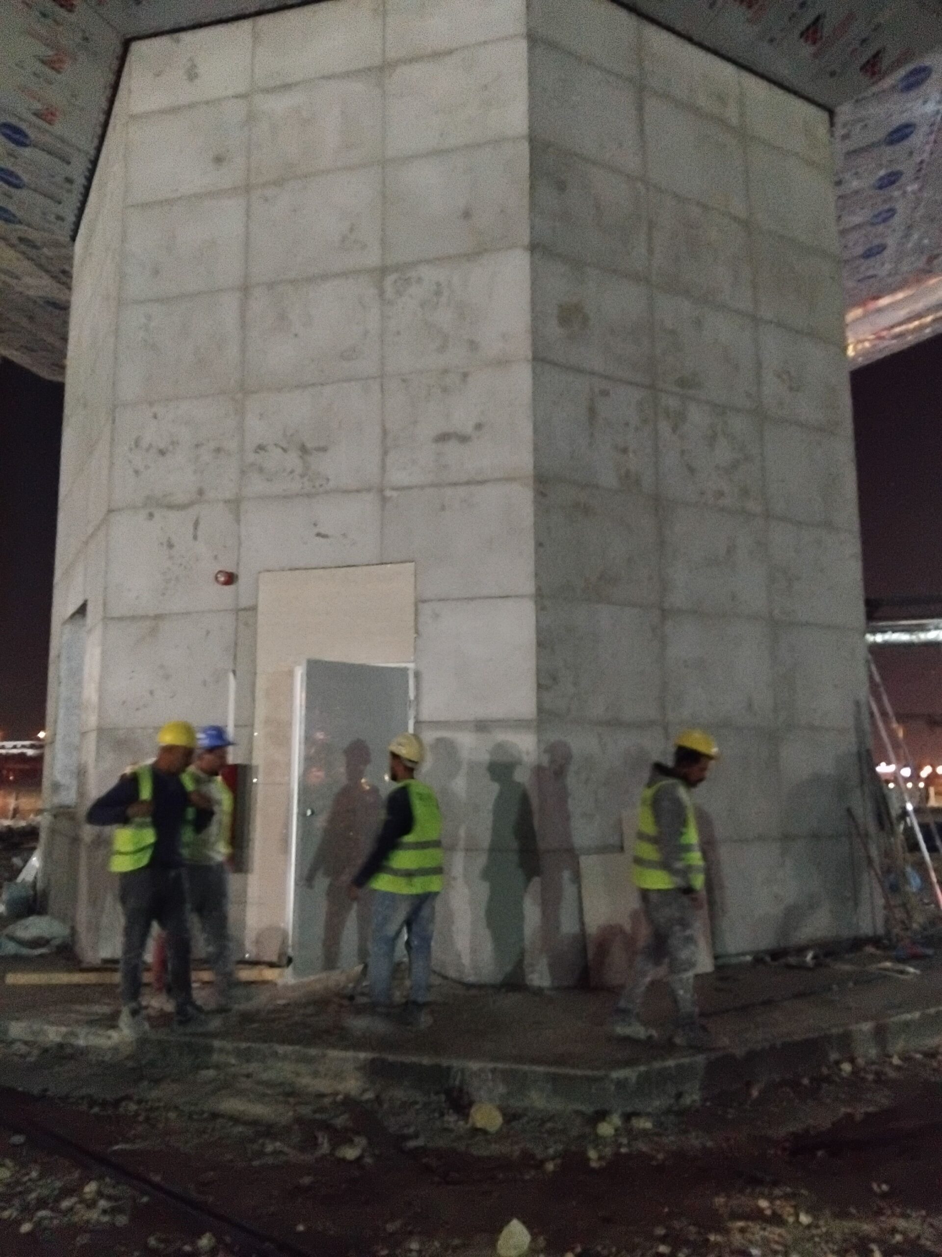 معلم دهانات وصباغه