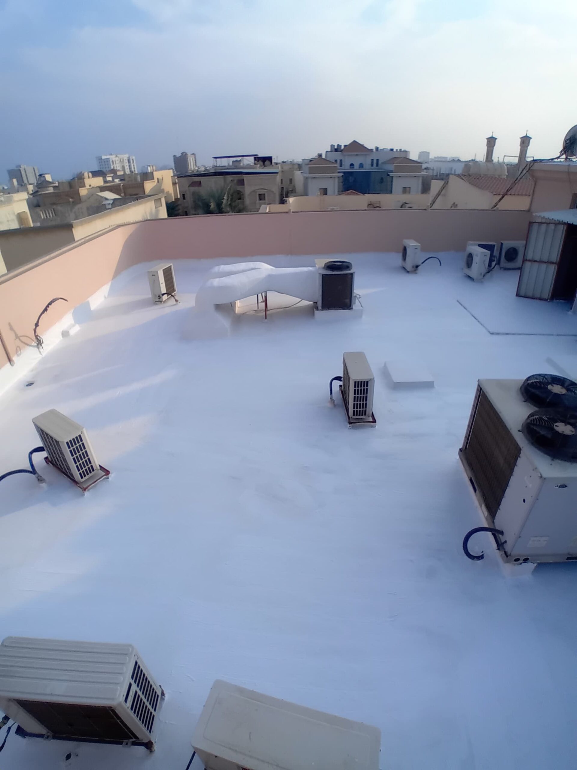 تركيب عوازل اسطح مانعه لتسرب المياه واحافضه من الت