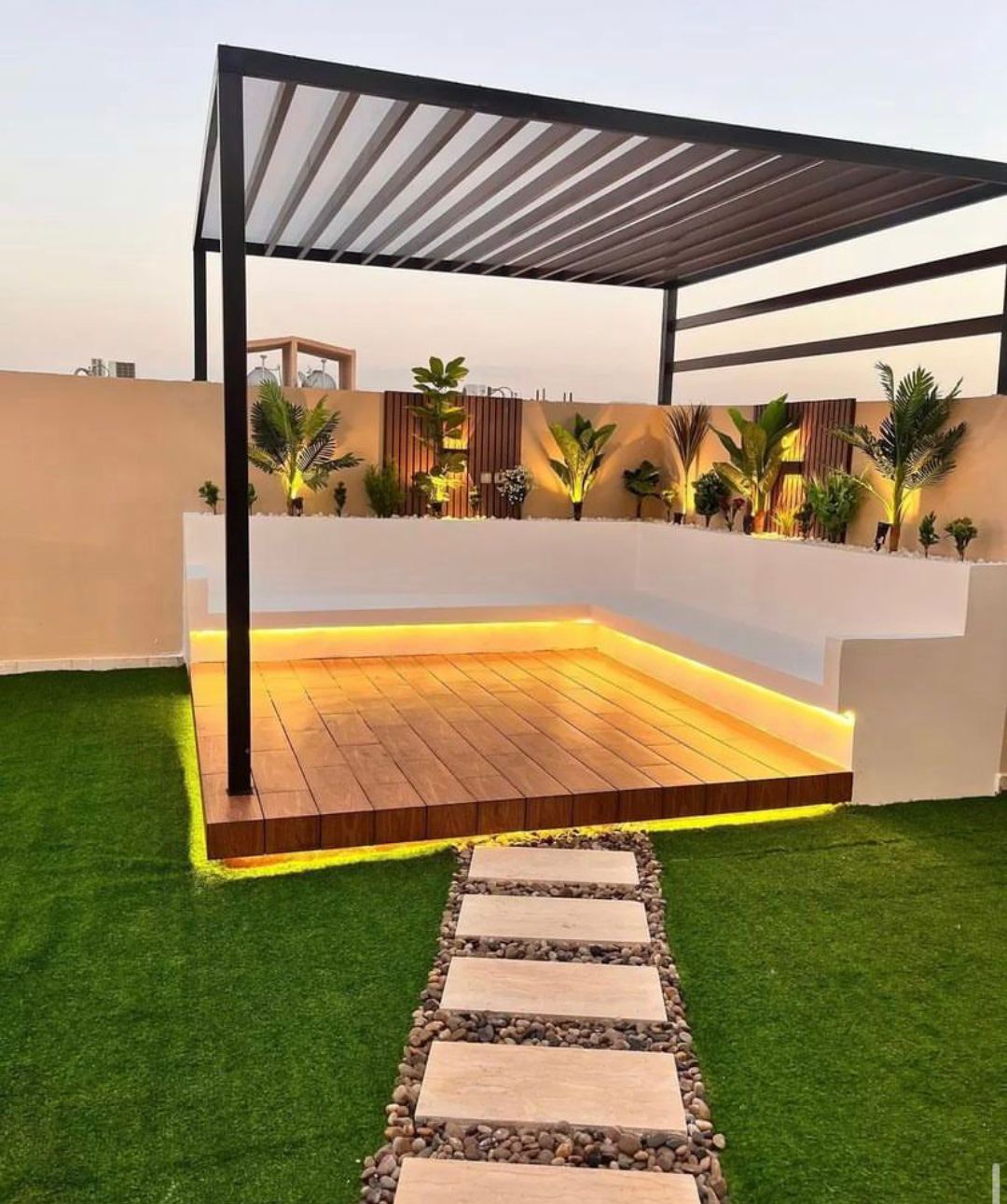 مضلات وسواتر وجلسات وهناجر مستودعات ساندويش بانل و