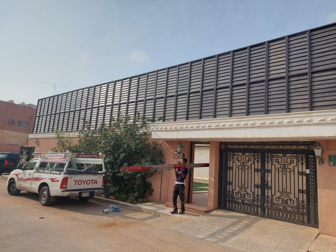 مضلات وسواتر وجلسات وهناجر مستودعات ساندويش بانل و