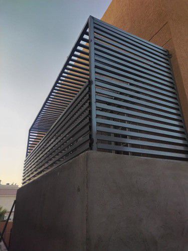 مضلات وسواتر وجلسات وهناجر مستودعات ساندويش بانل و