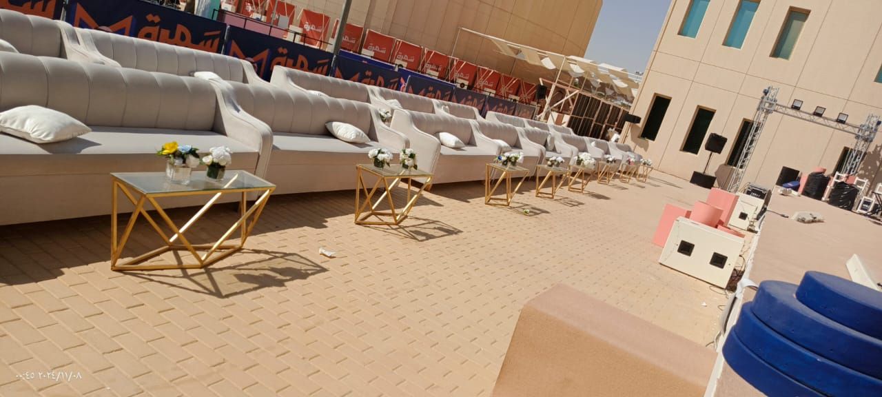 تاجير كراسي وطاولات وسماعات وزل ومكيفات وجلسات شعب