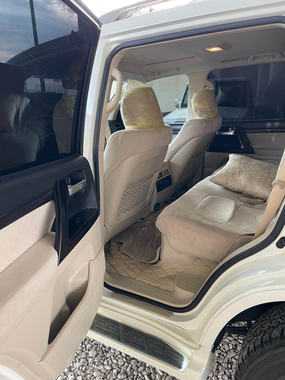 توياتا لاندكروز على شرط الفحص مجدده مفحوصه جاهز نق