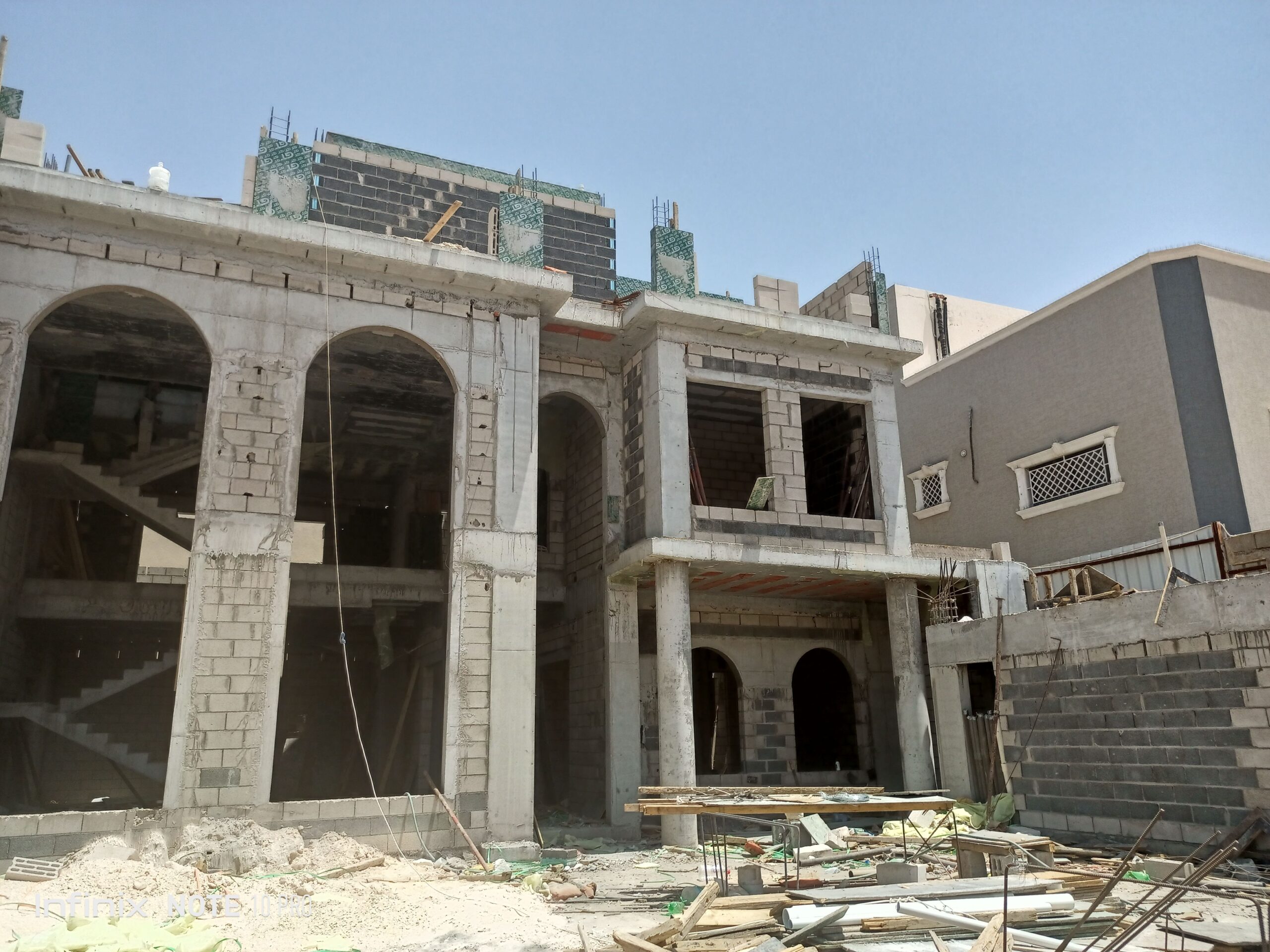 مقاولات عامه بناء فلل ستراحات مسابح مشبات اسوار تر